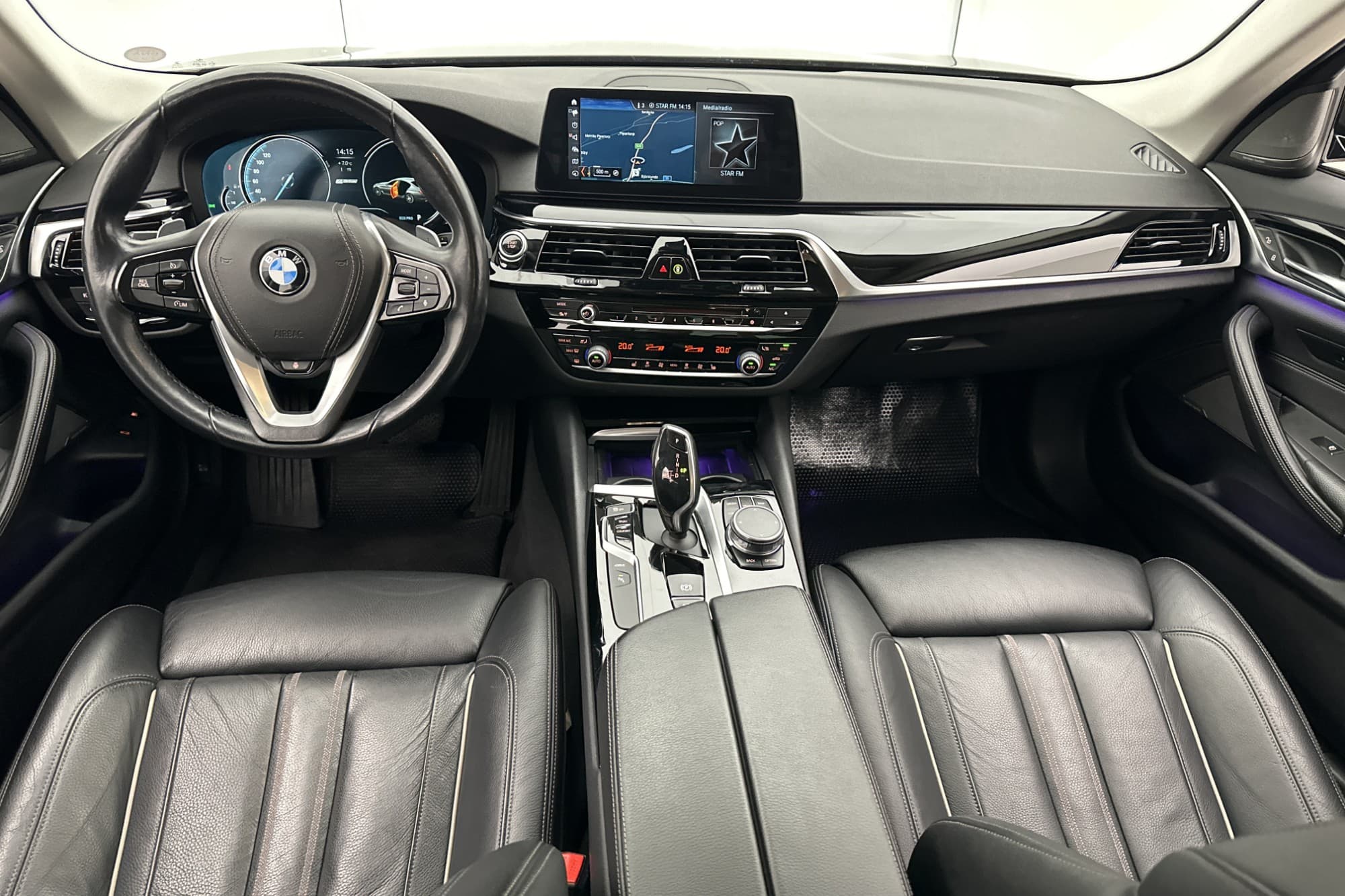 BMW 530e Sedan Sport line Cockpit H/K Kamera Navi Elstolar