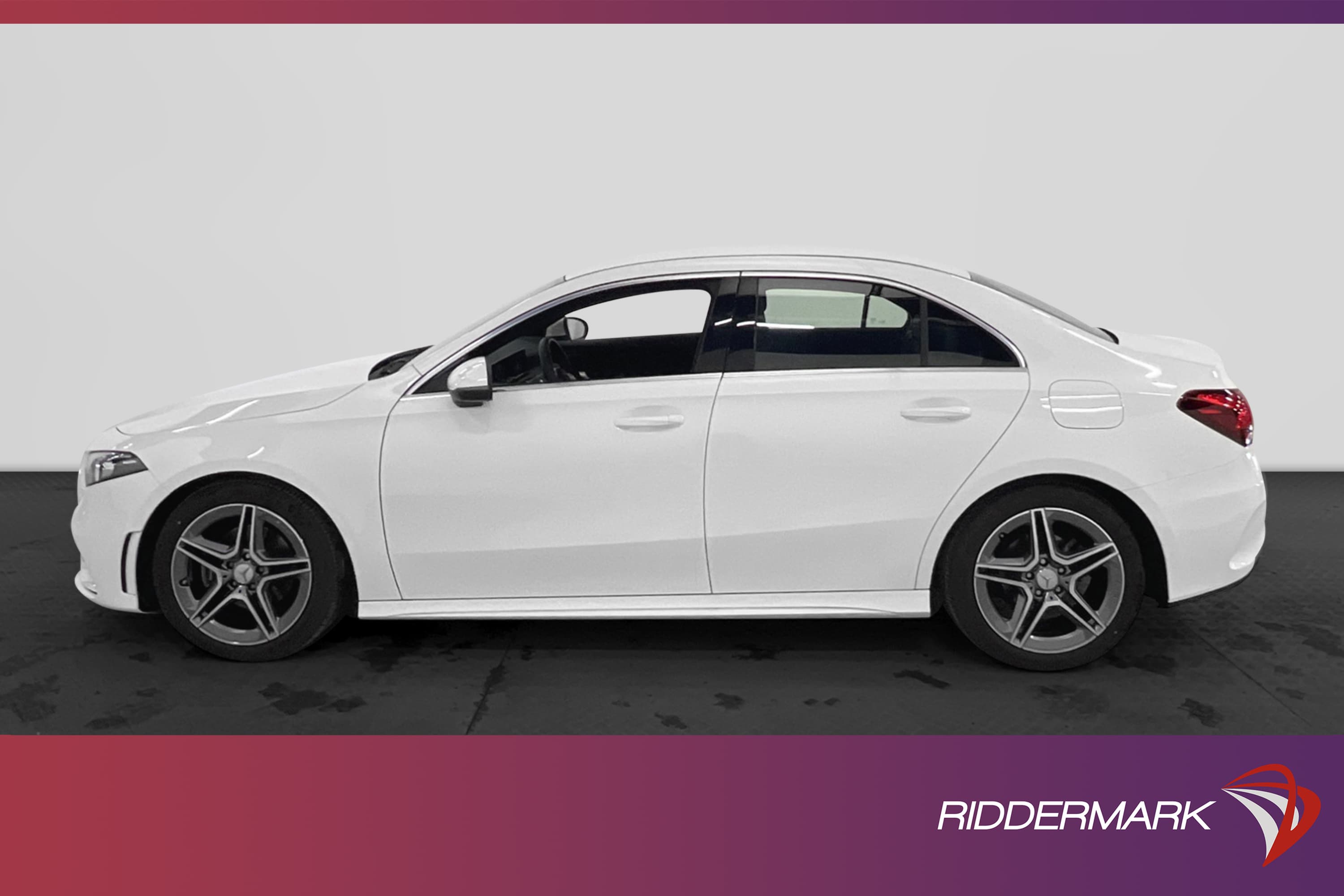 Mercedes-Benz A 180 Sedan 7G-DCT 136hk