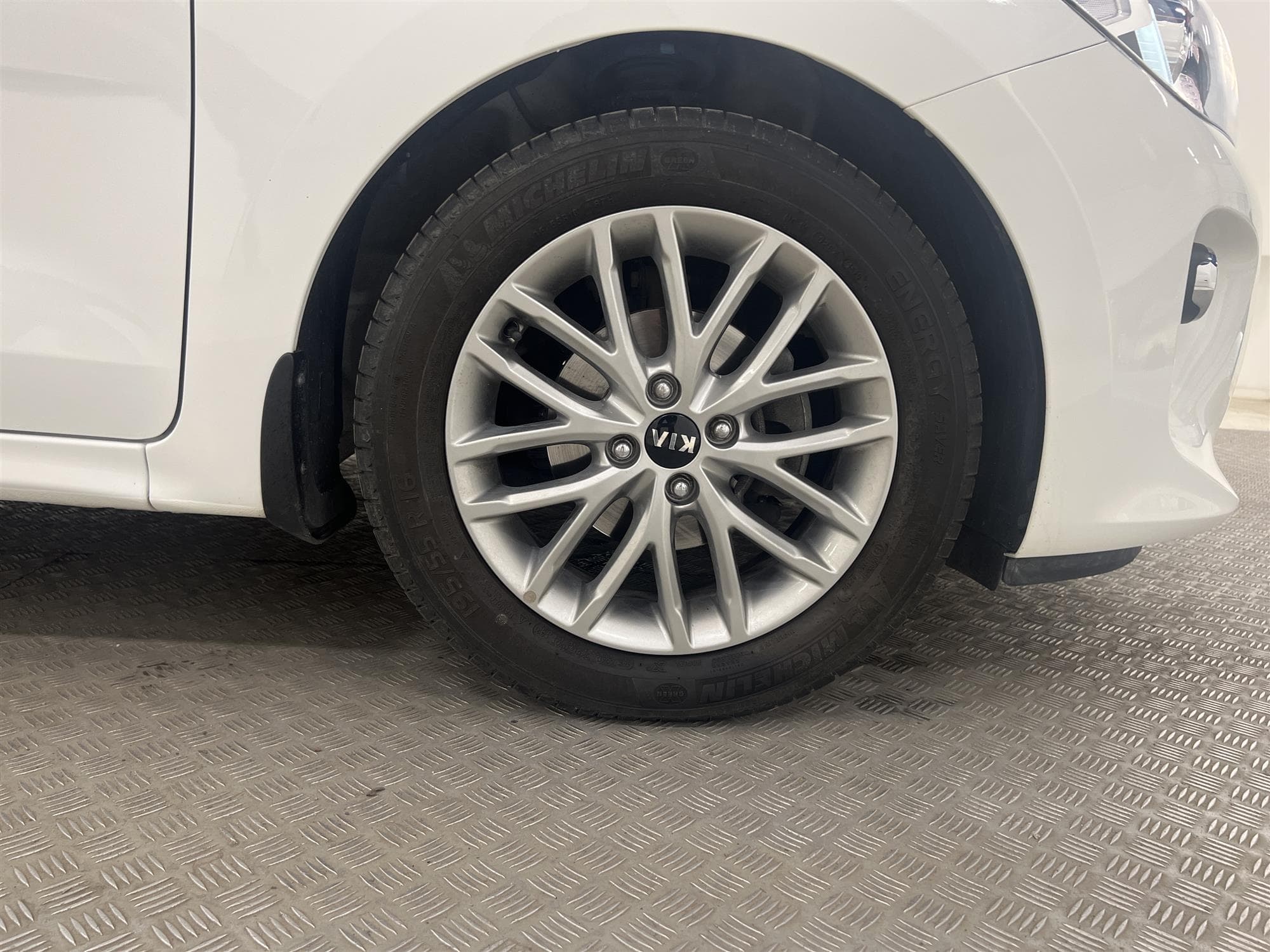 Kia Rio 1.2 84hk M&K-Värmare B-Kamera 712kr Skatt 0,51L/mil