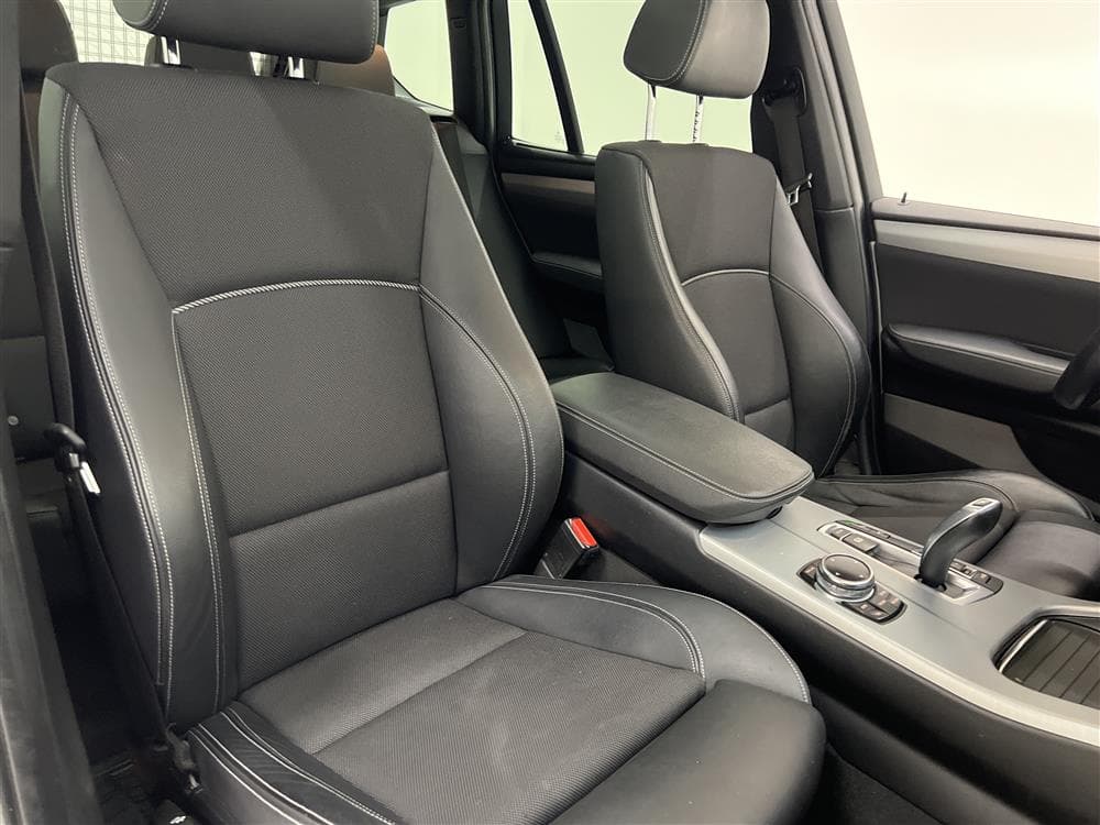 BMW X3 xDrive20d 190hk M Sport M-värm Pano Navi Drag H/Kinteriör