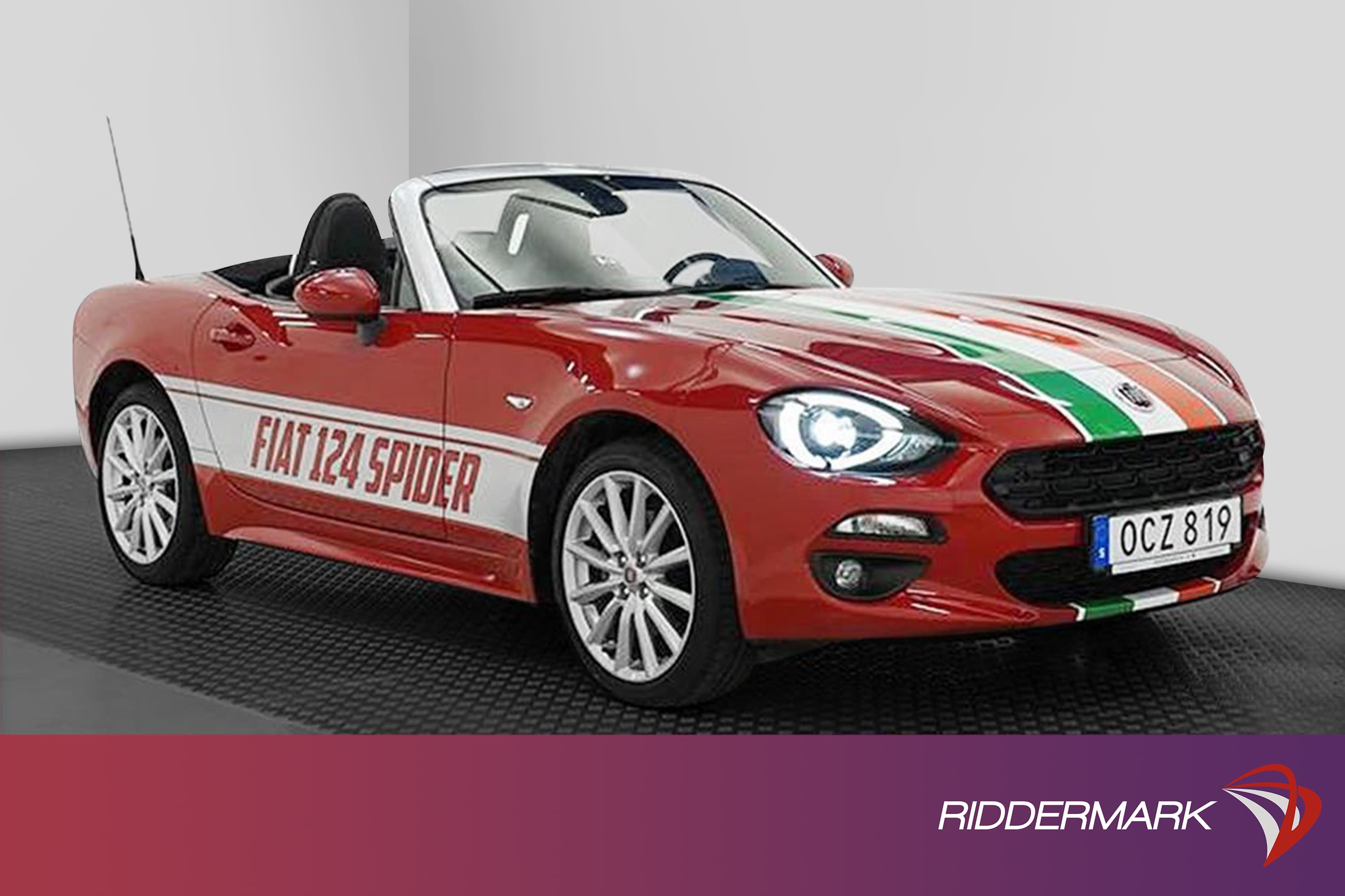 Fiat 124 Spider 1.4 Lounge 140hk GPS BOSE Kamera SV-såldexteriör