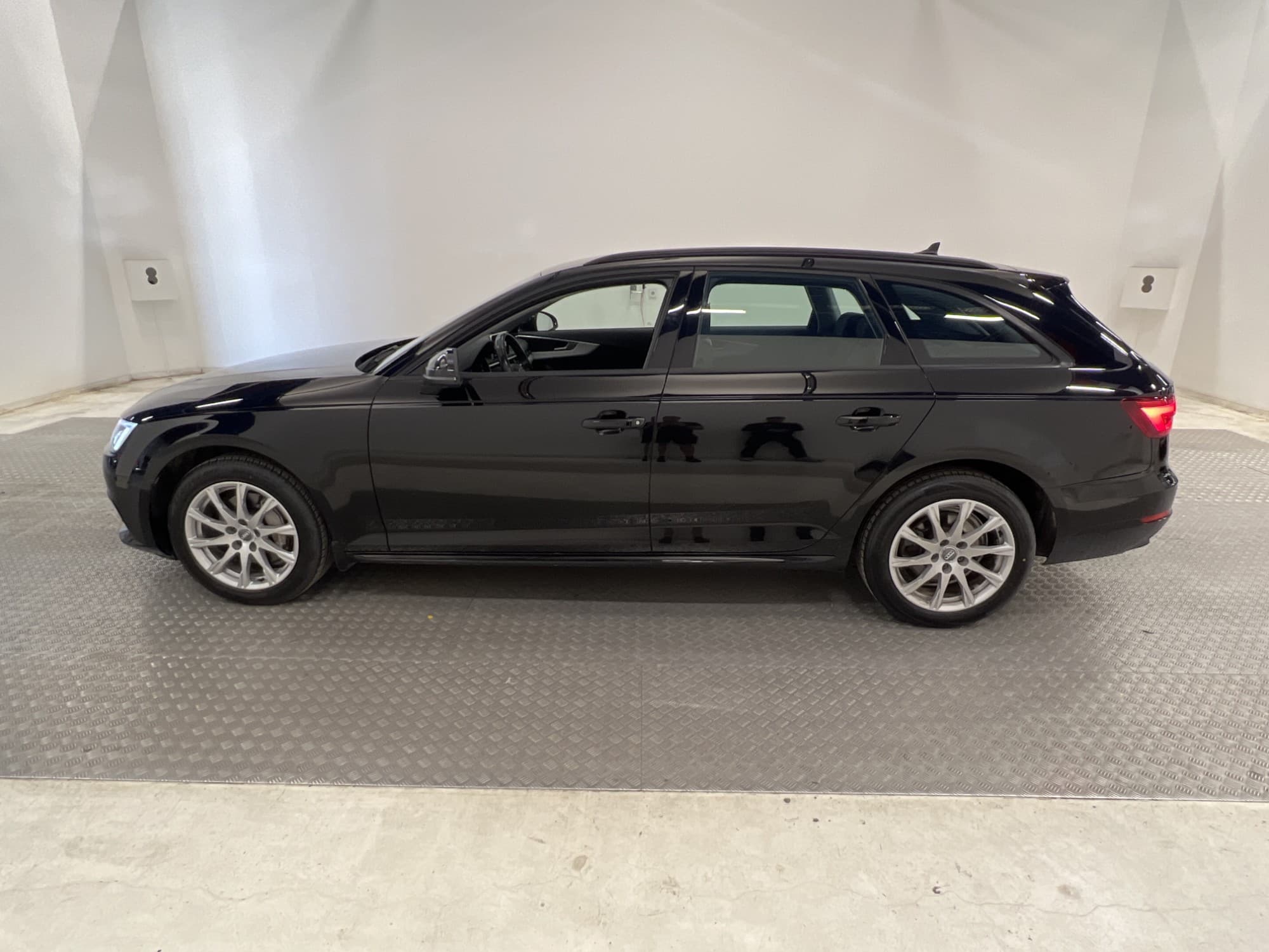 Audi A4 2.0 TDI Avant Quattro 190hk