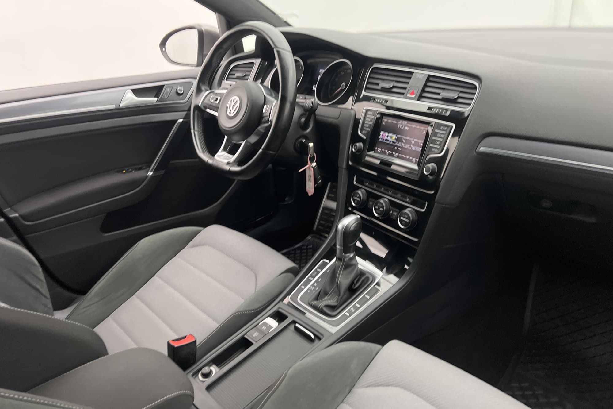Volkswagen Golf 1.4 TSI 140hk R-Line Adaptiv P-Sensorer