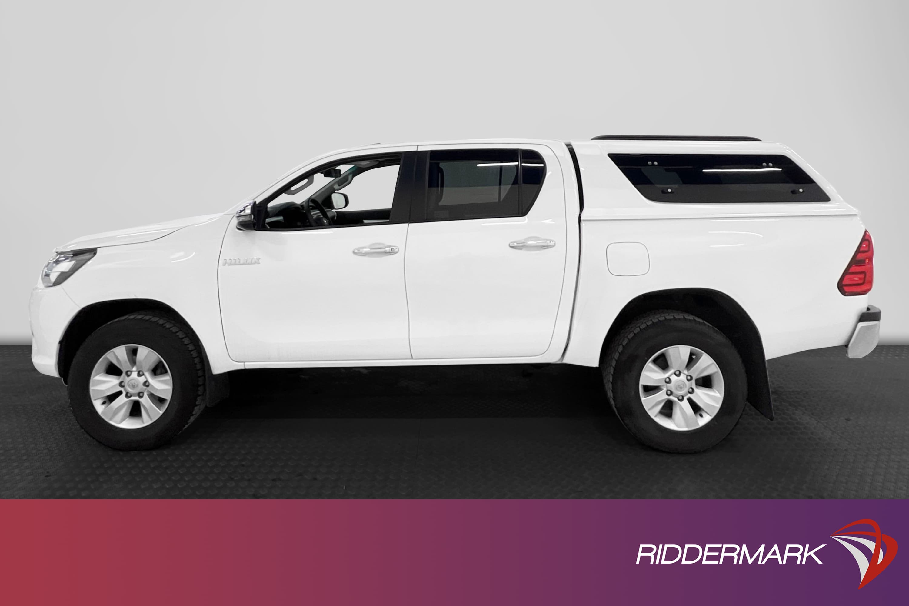 Toyota Hilux Premium 2.4 AWD Diff B-Kamera Nyservad Moms