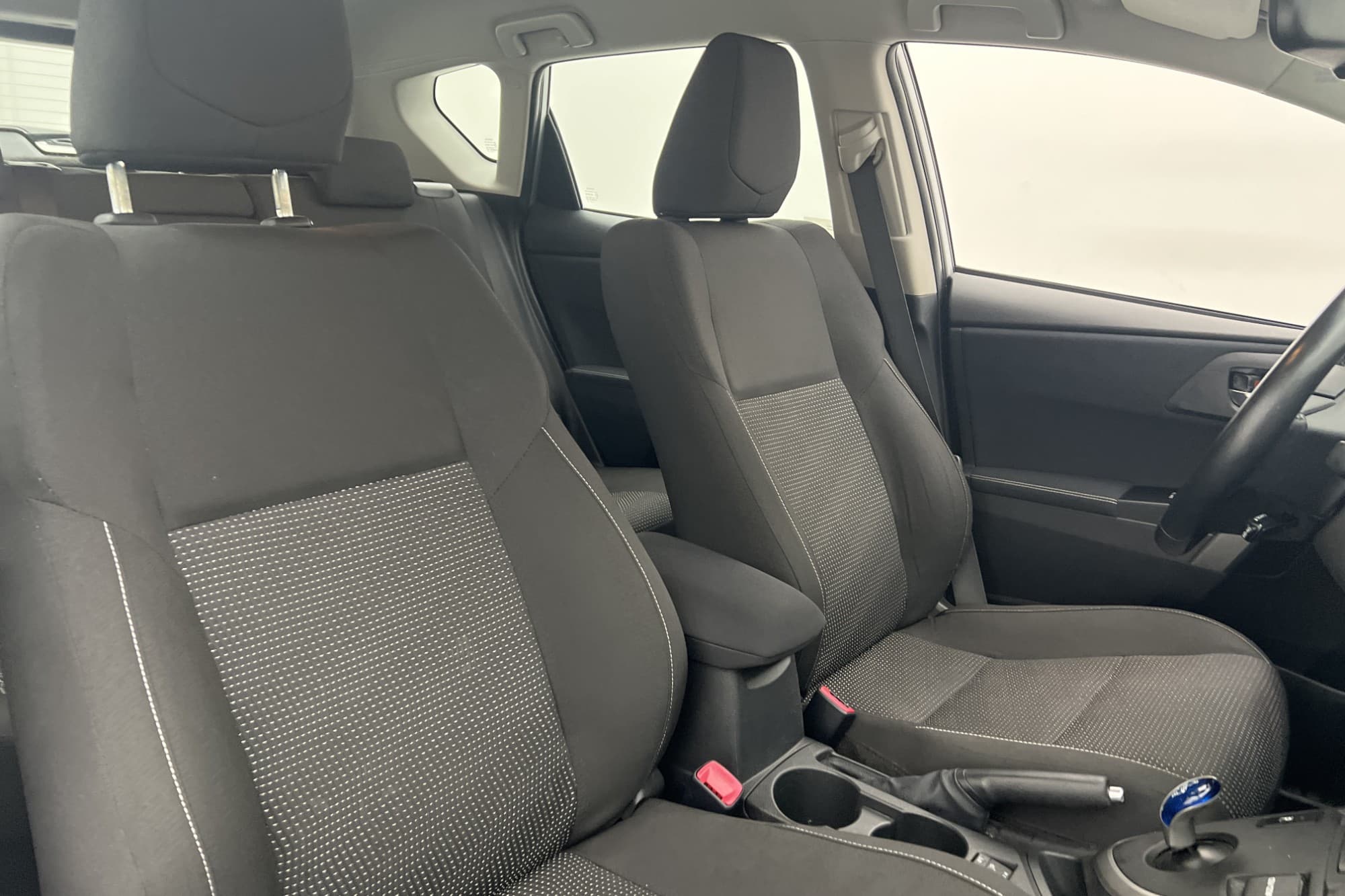 Toyota Auris Hybrid 136hk Active M&K-Värmare Kamera Keyless