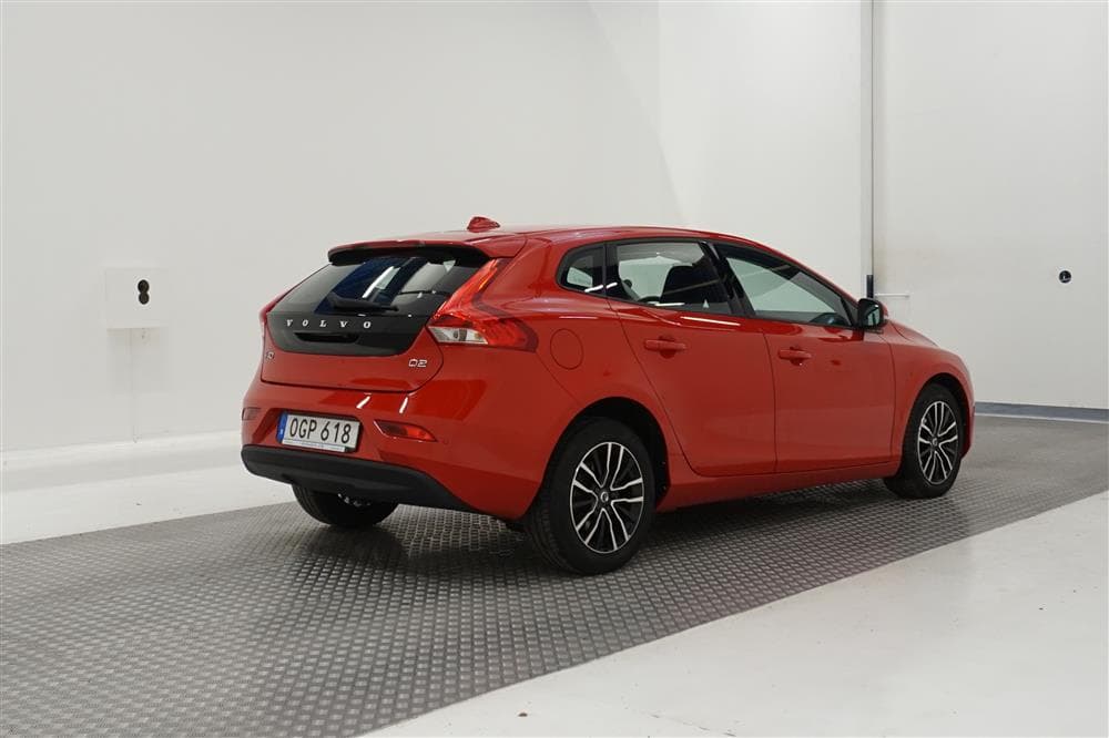 Volvo V40 D2 120hk Advanced B-kam VOC PDC Facelift 0,38l/milexteriör