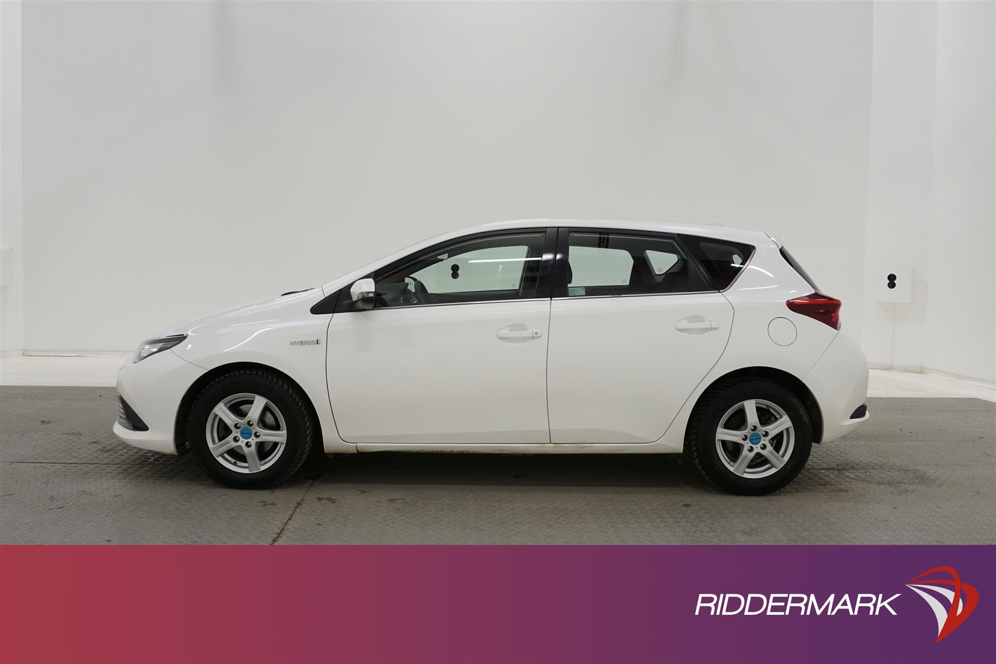 Toyota Auris Hybrid e-CVT 136hk B-Kam Låg Skatt 0,36L/mil