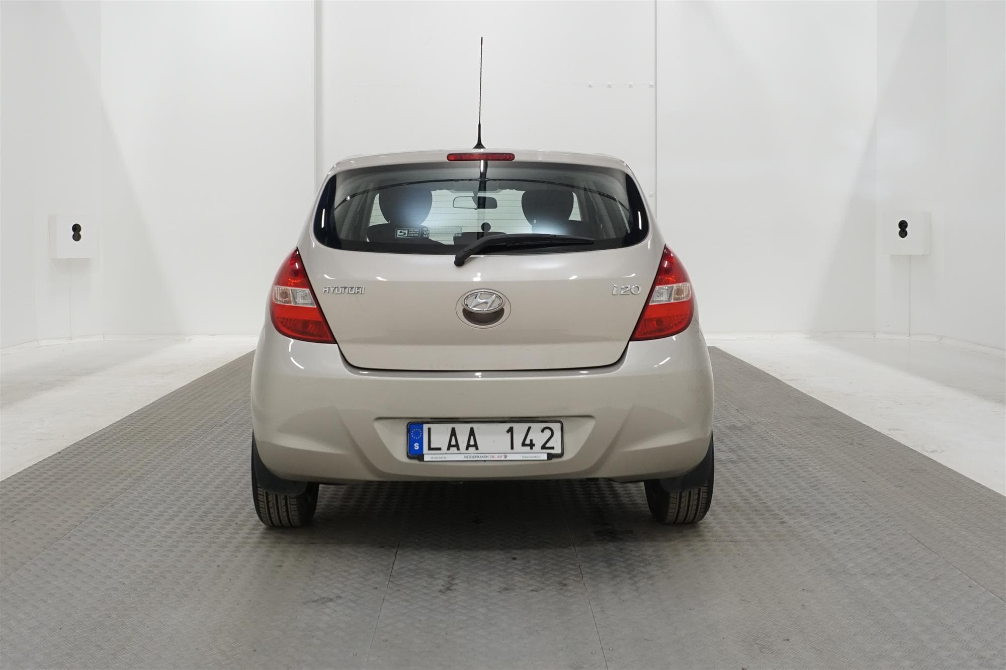 Hyundai i20 1.4 101hk 2 Brukare Nyservad Låg Skatt 