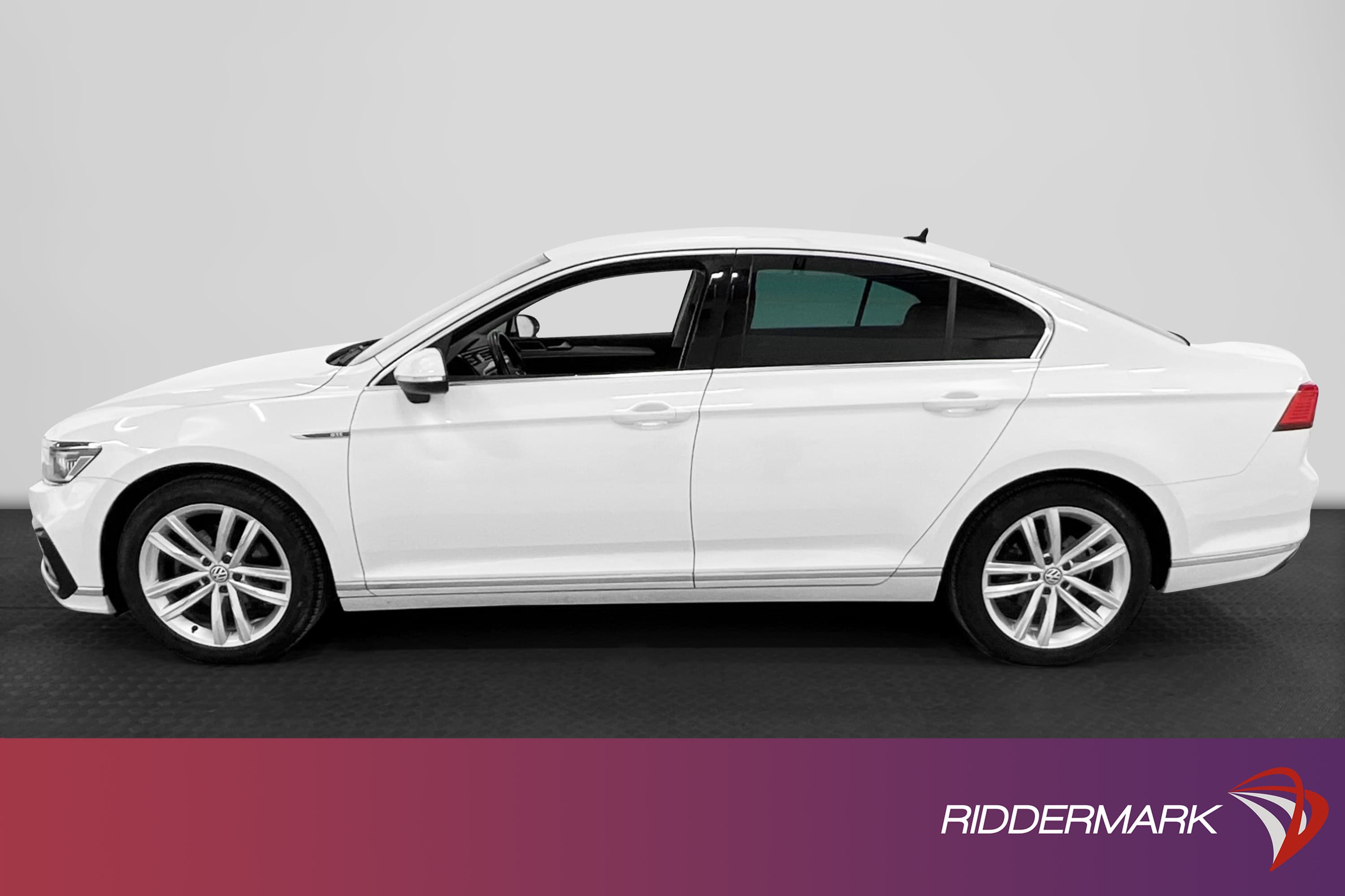 Volkswagen Passat GTE 218hk
