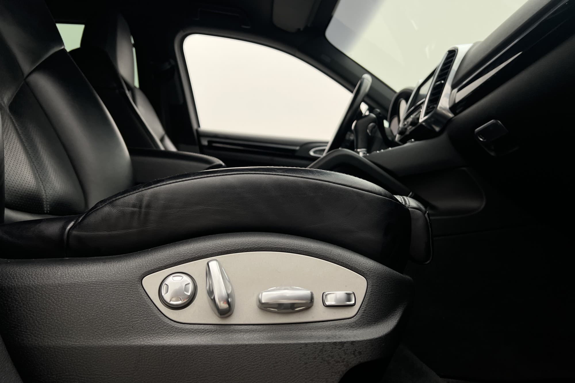 Porsche Cayenne Diesel 262hk Navigation Skinn 14-vägs