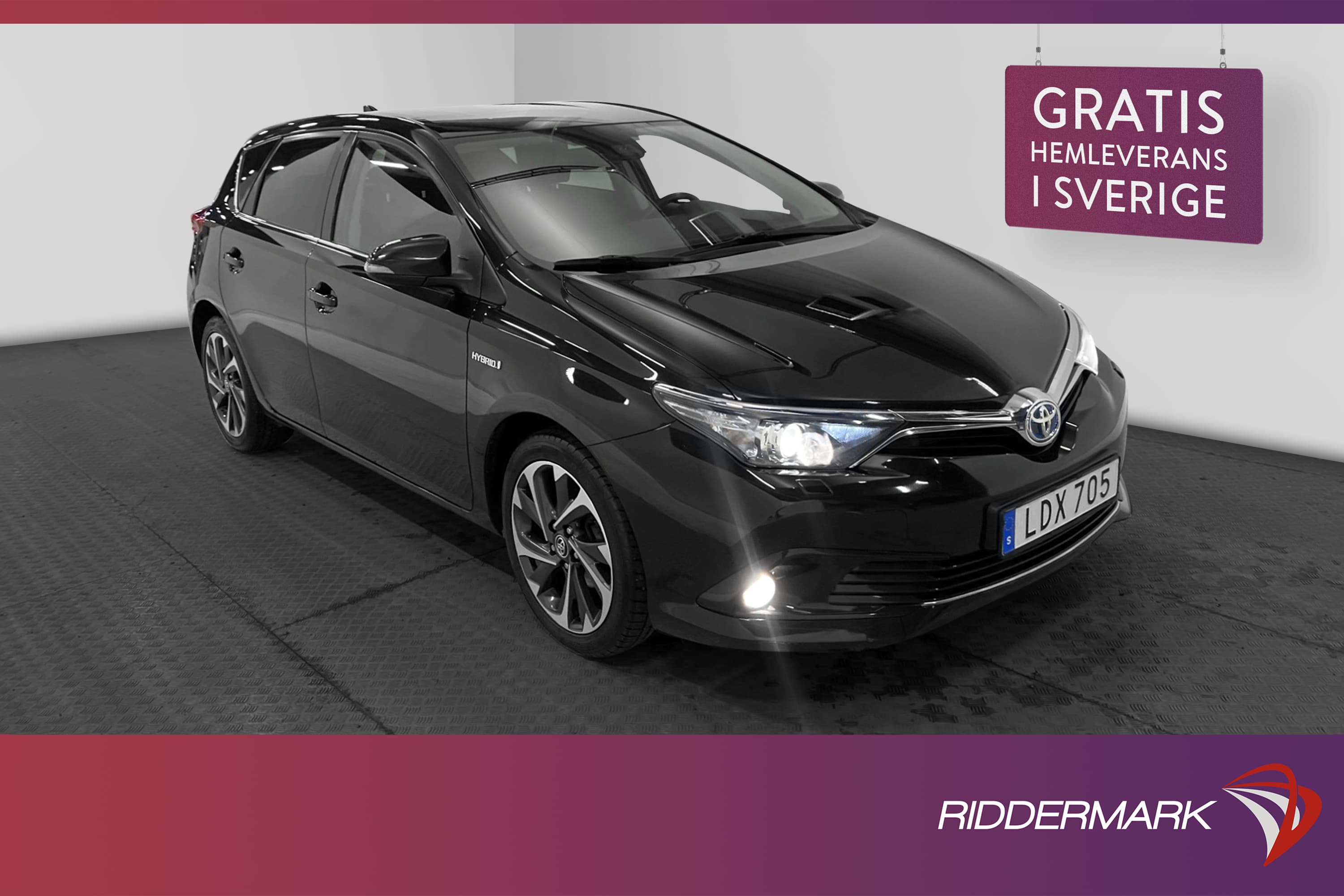 Toyota Auris Hybrid e-CVT 136hk