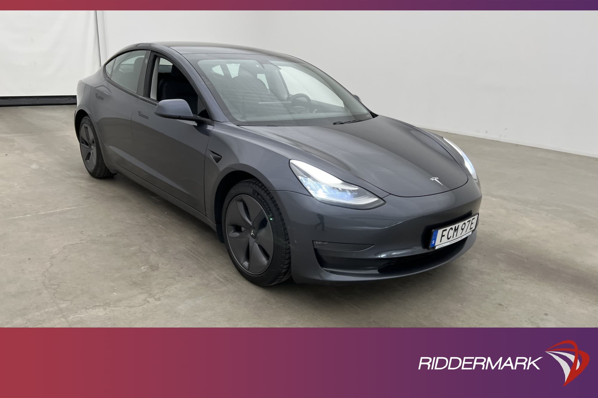 Tesla Model 3 Long Range AWD Autopilot Svensksåld MOMS