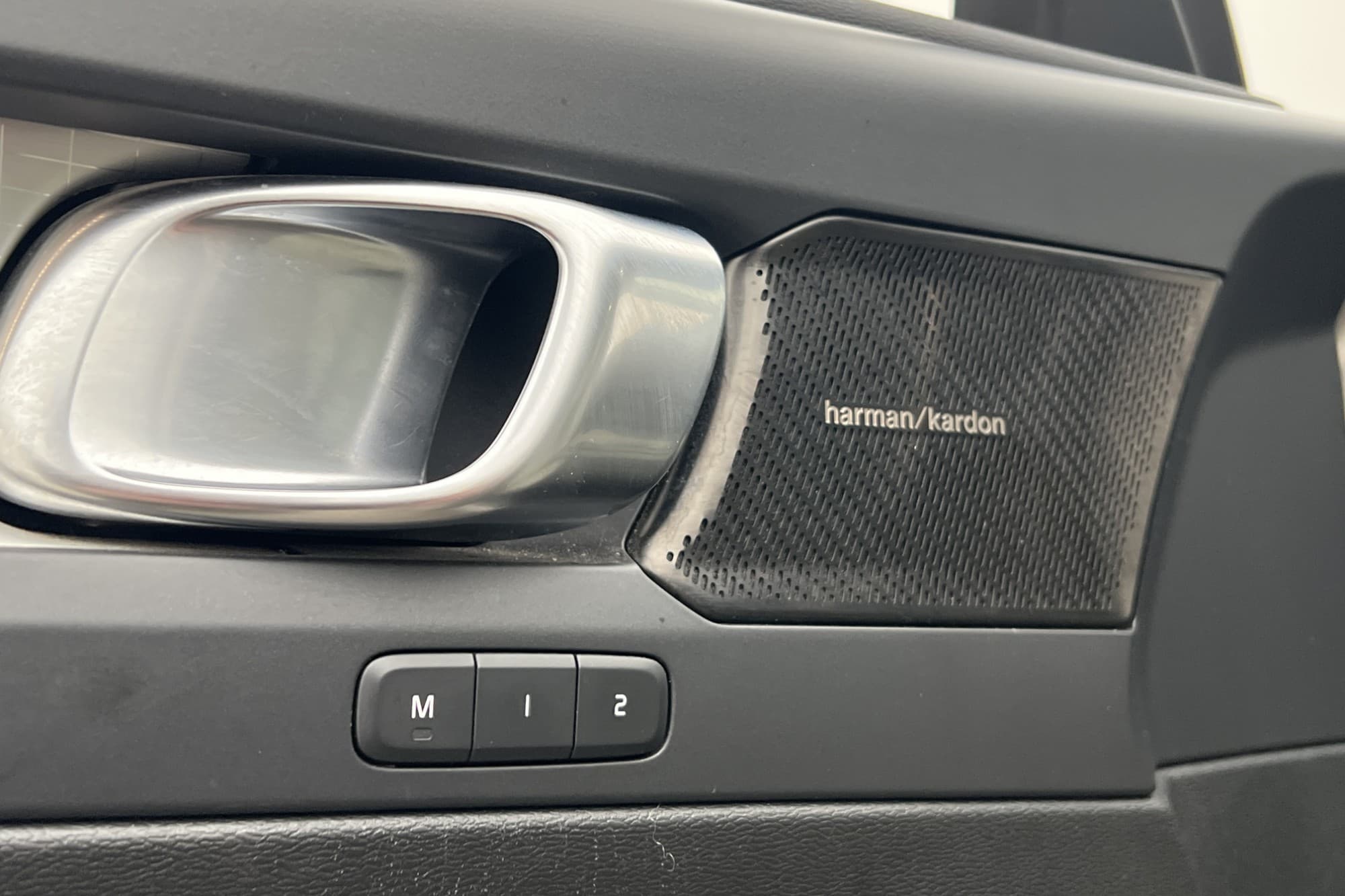 Volvo XC40 B4 197hk Advanced Pano H/K Värm Skinn Kamera Drag