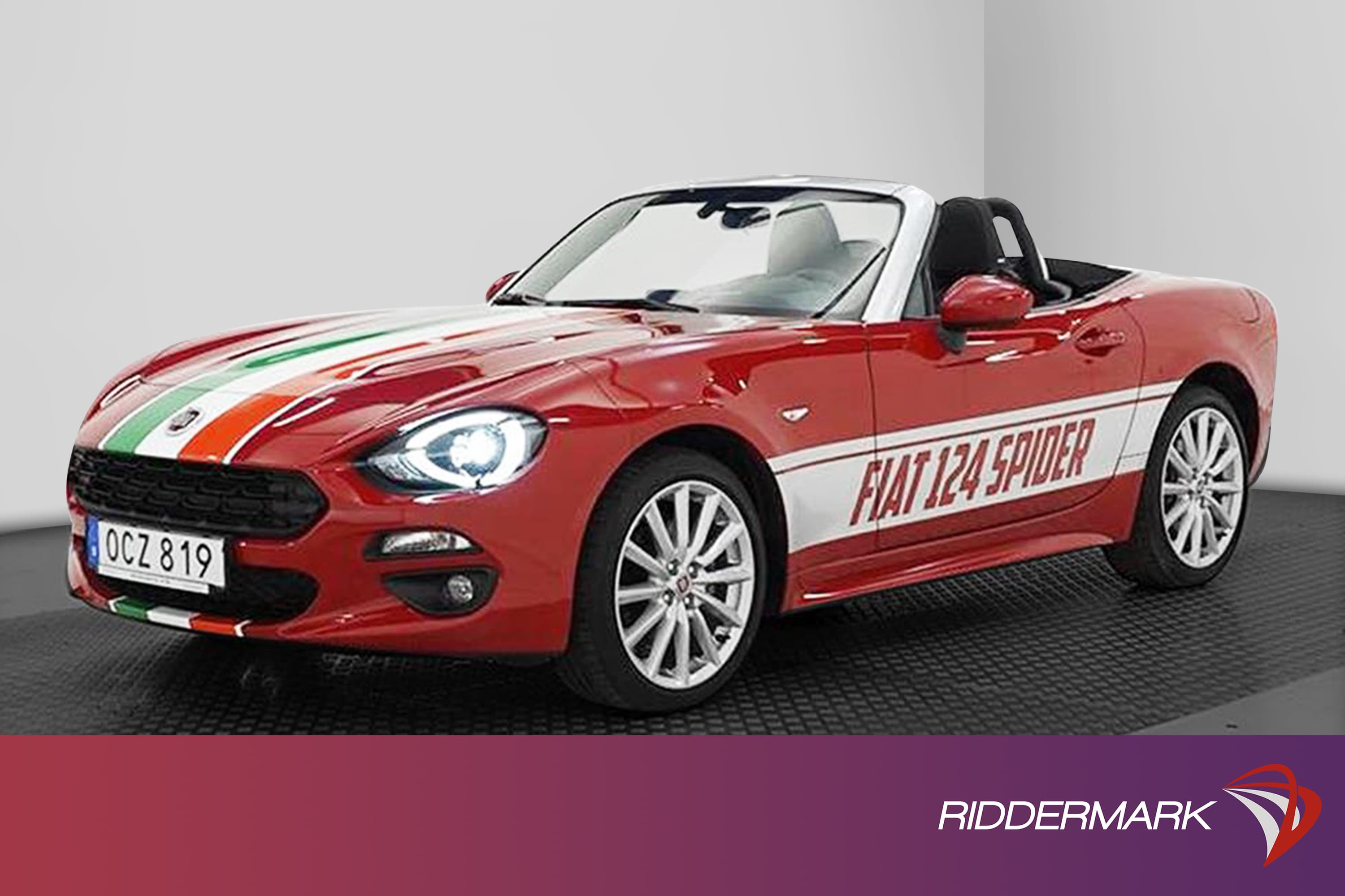 Fiat 124 Spider 1.4 Lounge 140hk GPS BOSE Kamera SV-såldexteriör