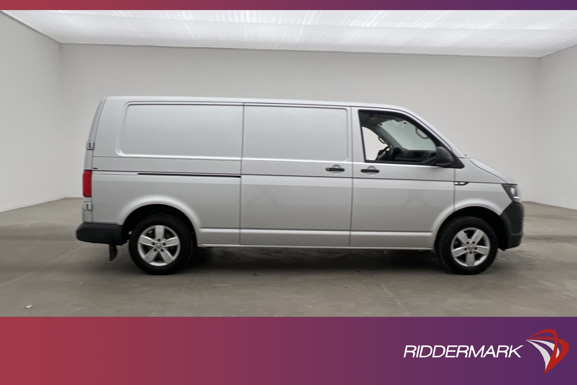 Volkswagen Transporter L2 2.0TDI Värmare Dragkrok CARPLAY 
