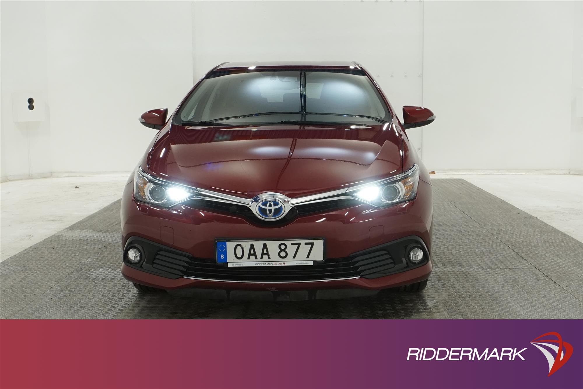 Toyota Auris Hybrid e-CVT 136hk
