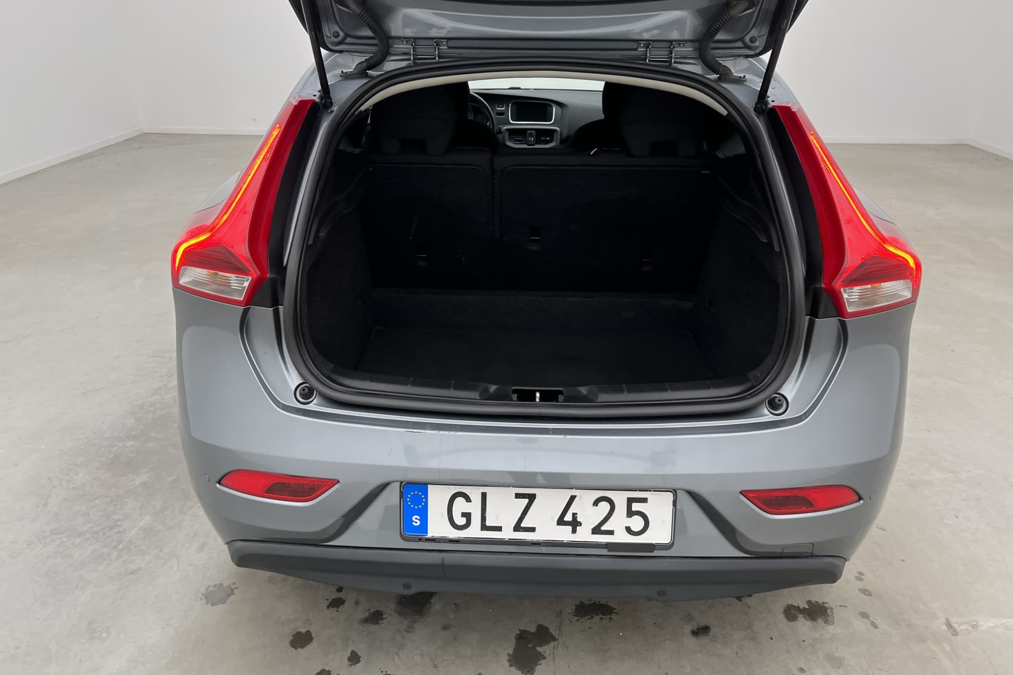 Volvo V40 D2 120hk Kinetic VOC D-Värmare P-Sensorer