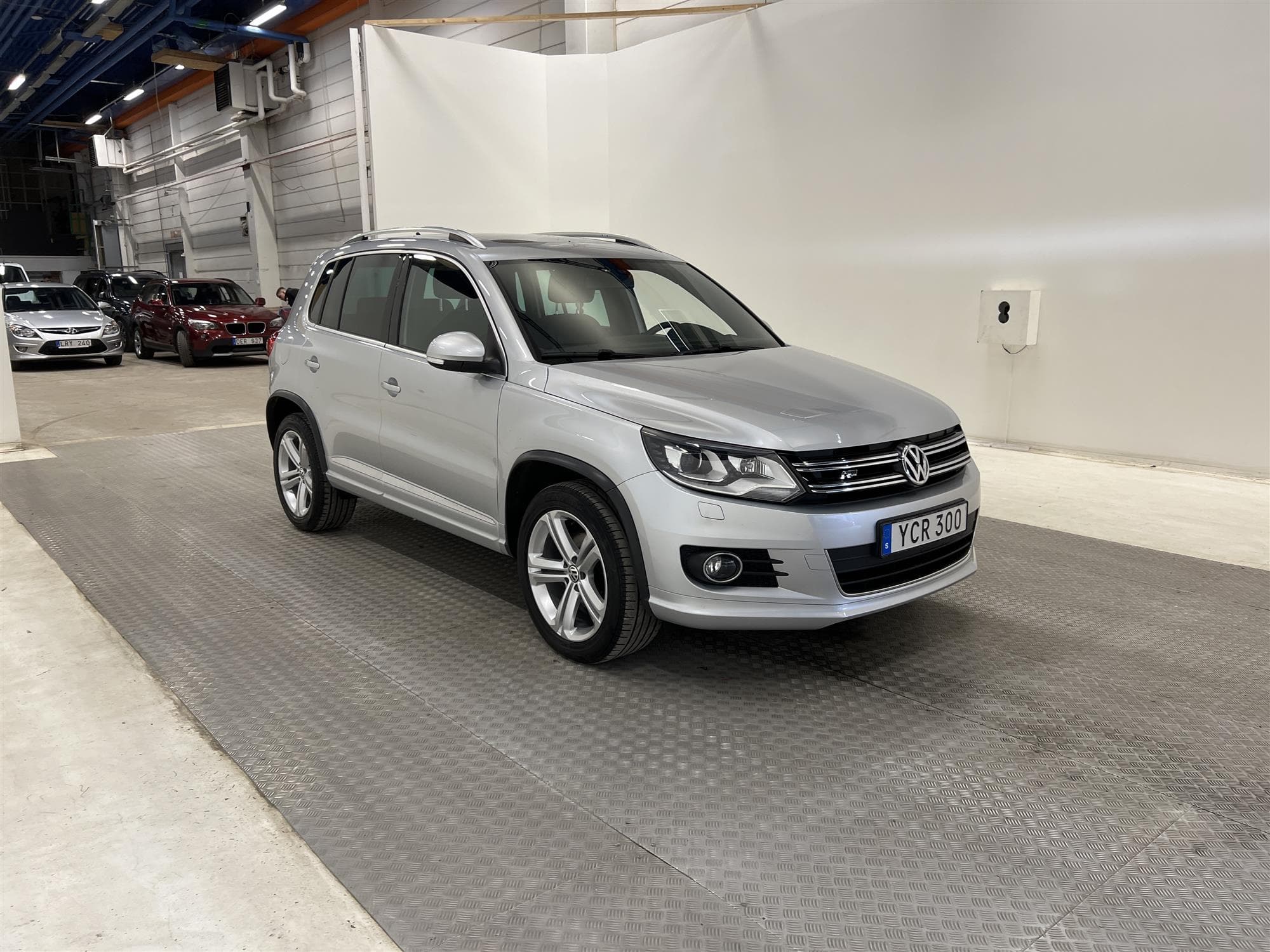 Volkswagen Tiguan 4M 184hk R-Line Pano Skinn D-Värm Dragpkt