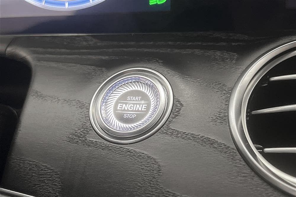 Mercedes-Benz E 220 d 4M All-T D-värm Burmester 360° Skinninteriör