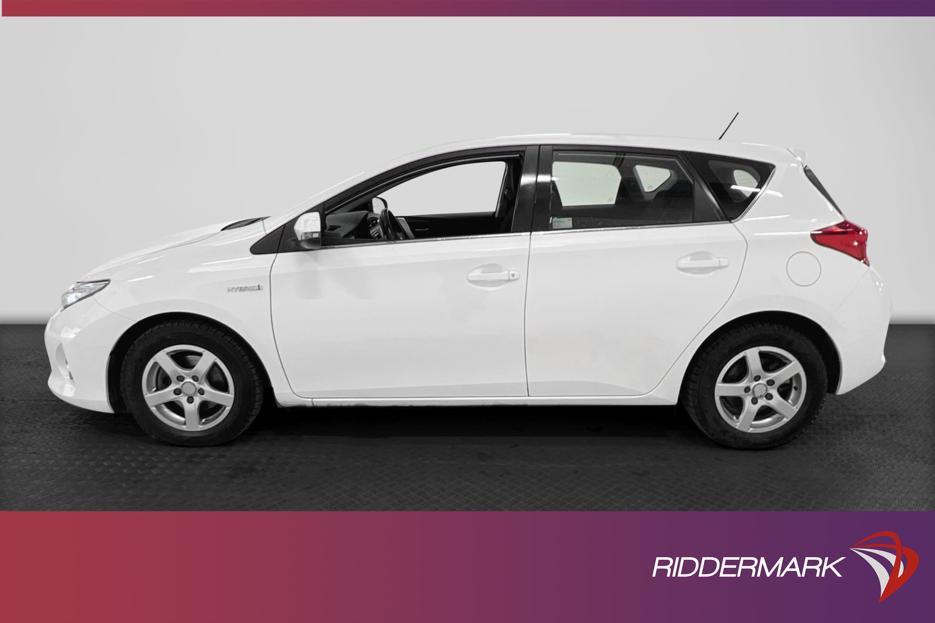 Toyota Auris Hybrid e-CVT 136hk 1 Brukare