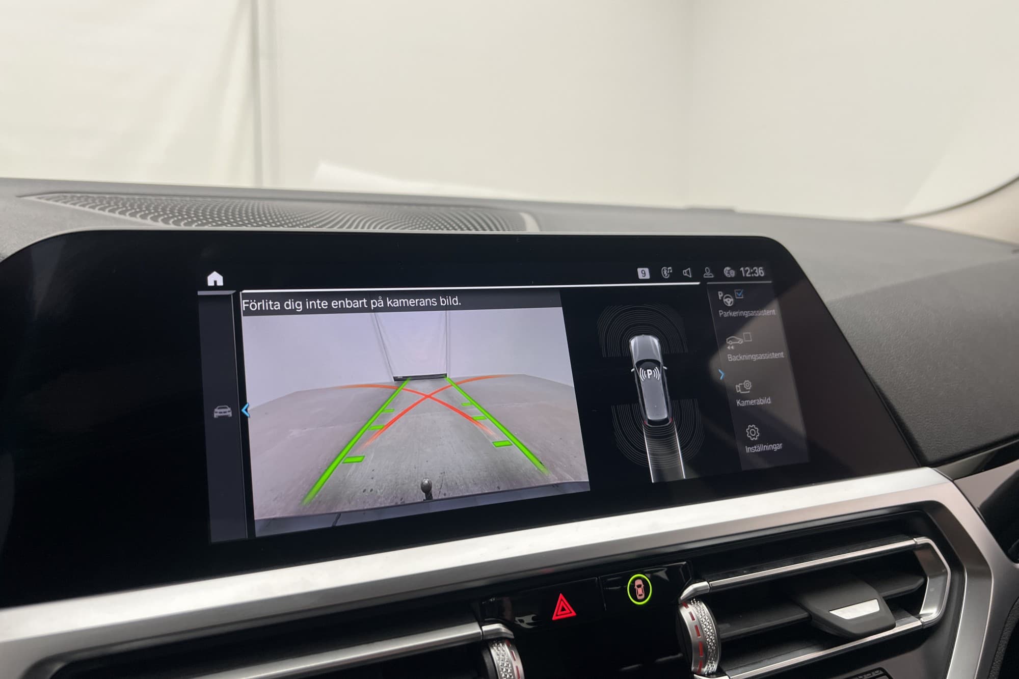 BMW 330e xDrive Touring 292hk Sport line MOMS Kamera Drag