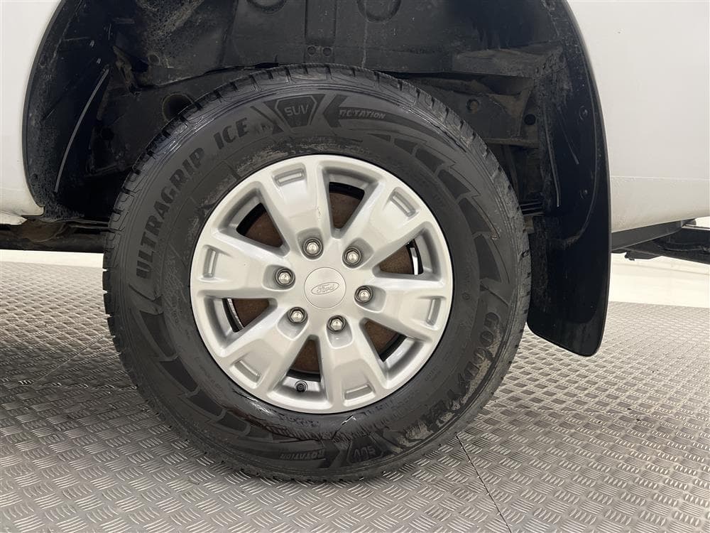 Ford Ranger 2.0 TDCi 4WD 170hk Värmare Dragkrok Moms interiör