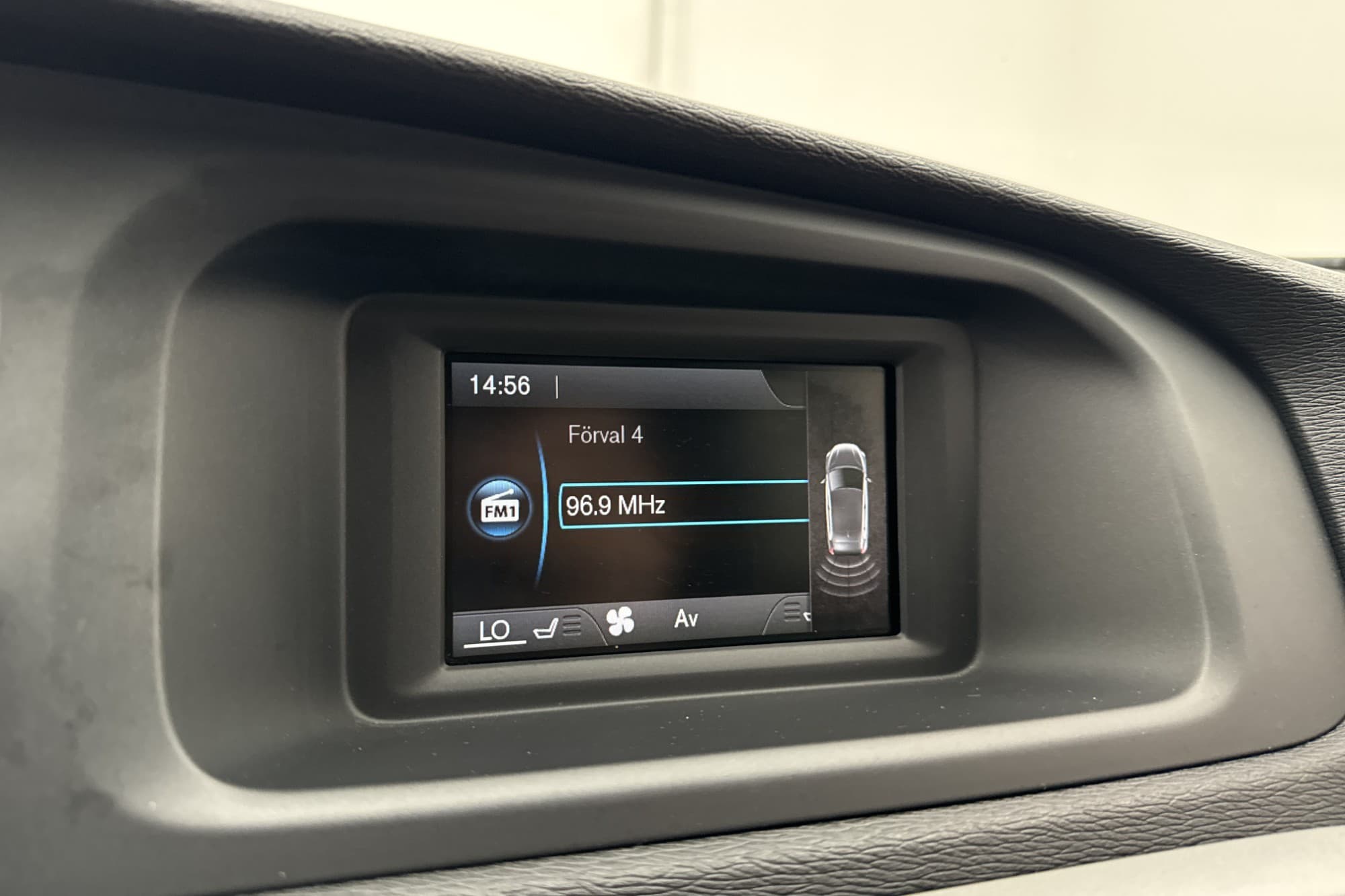 Volvo V40 T2 122hk Parkeringsvärmare Farthållare Bluetooth