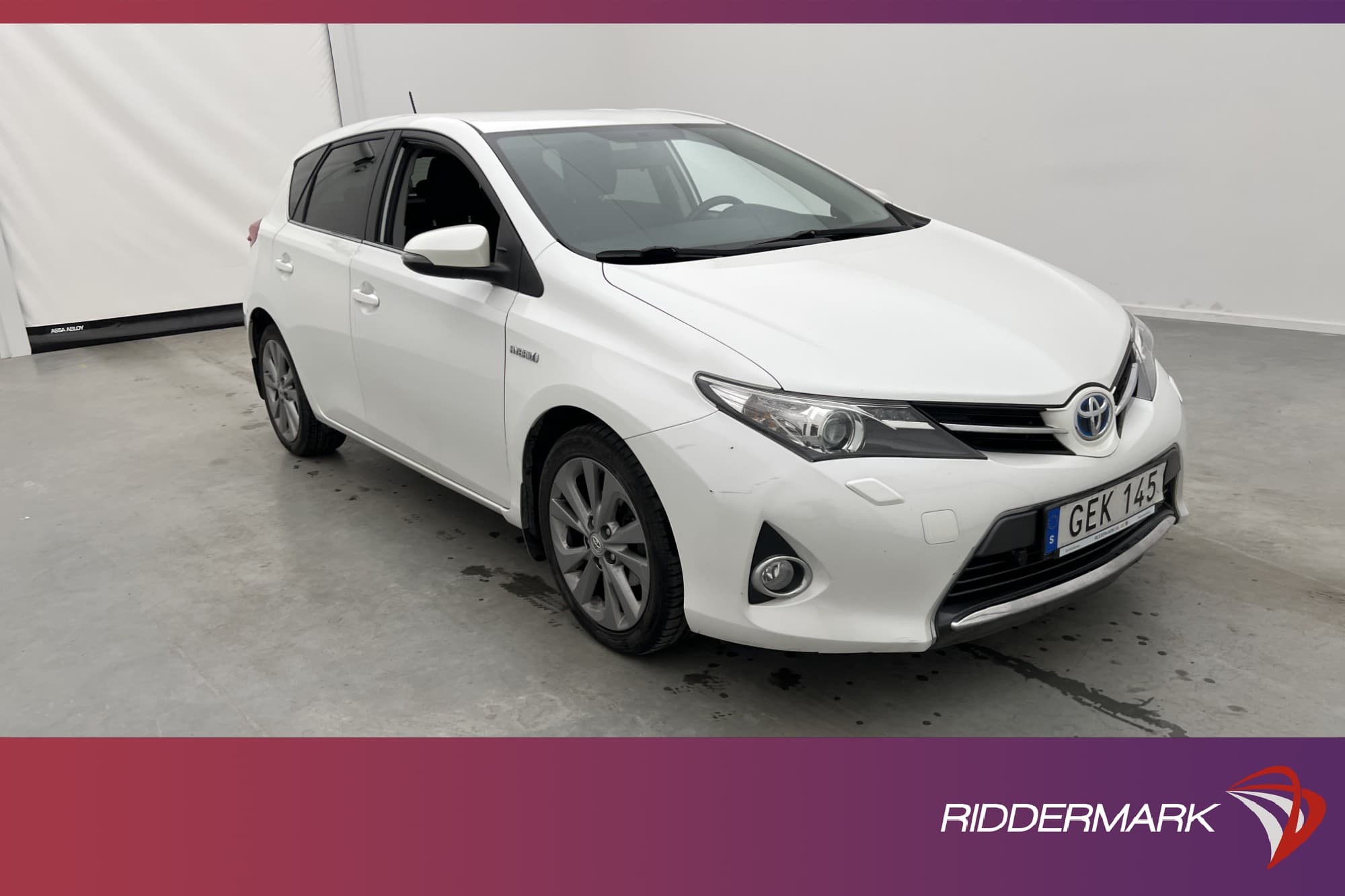 Toyota Auris Hybrid e-CVT 136hk