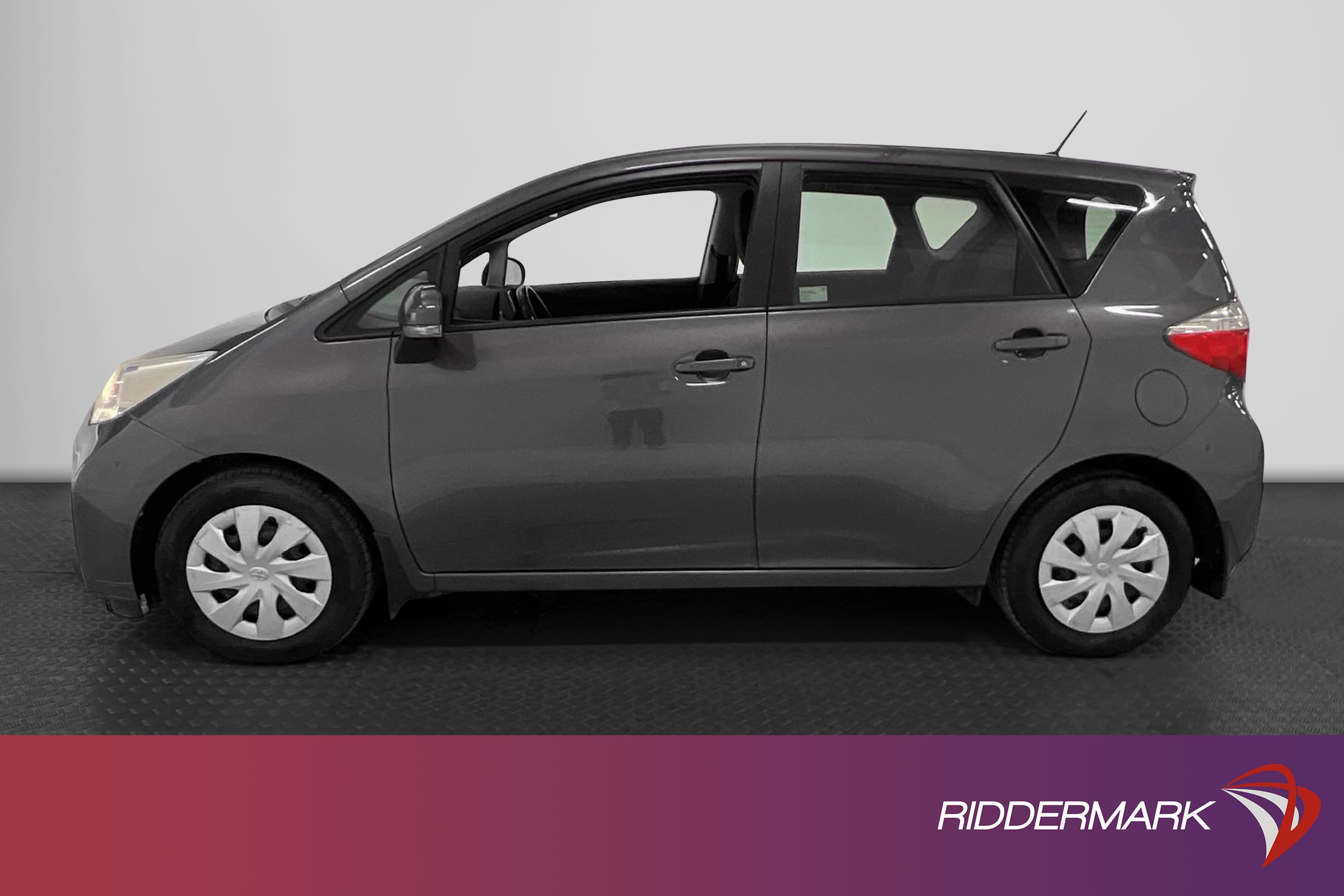Toyota Verso-S 1.33 VVT-i 99hk