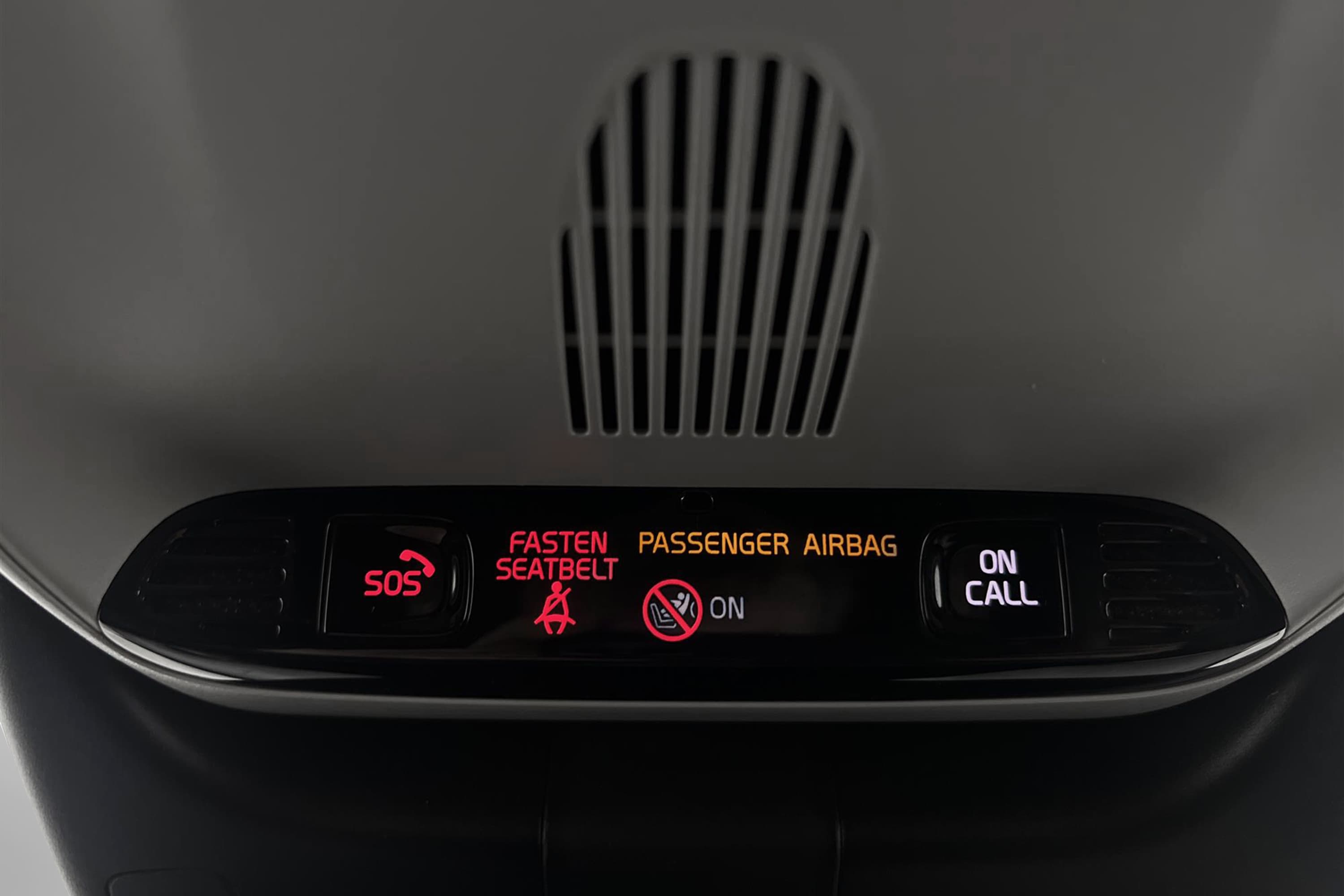 Volvo XC40 D3 150hk Momentum VOC Värmare Kamera Skinn Naviinteriör