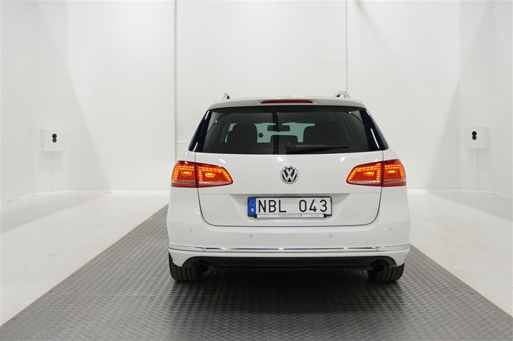Volkswagen Passat 2.0 TDI 4Motion 170hk R-line Värmare Skinnexteriör
