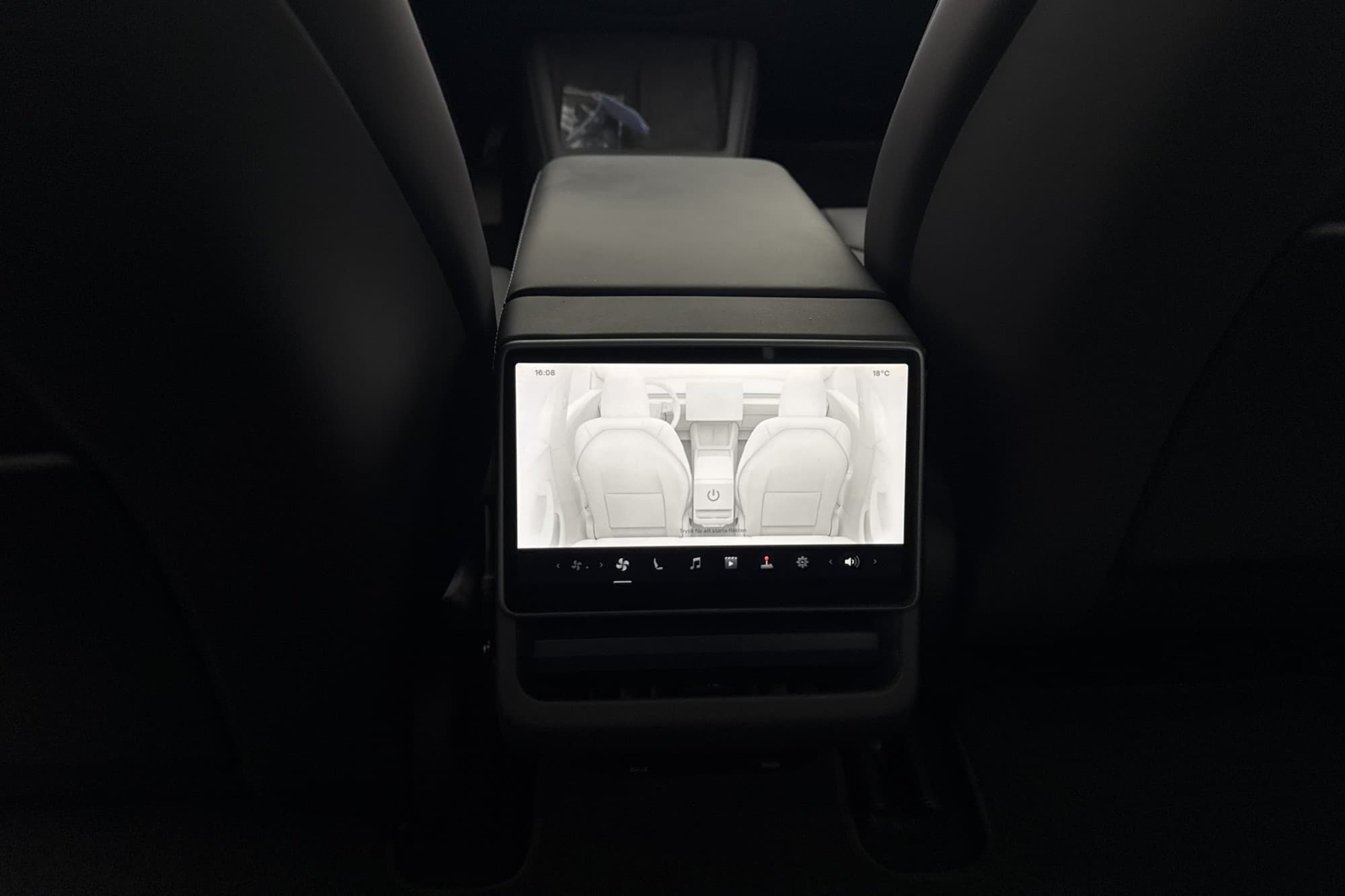 Tesla Model 3 Long Range AWD Autopilot Svensksåld MOMS