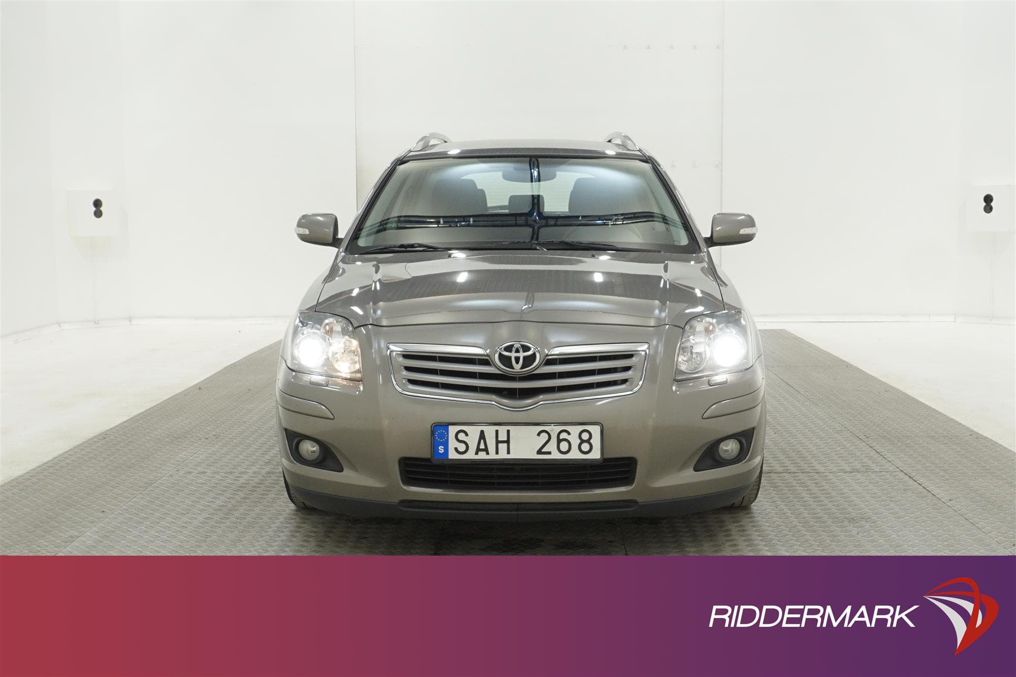 Toyota Avensis Kombi 2.0 147hk 2 Brukare Välservad