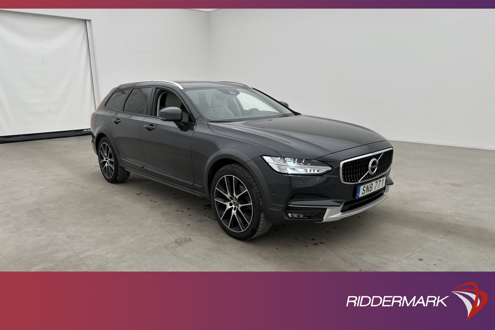 Volvo V90 Cross Country D4 AWD