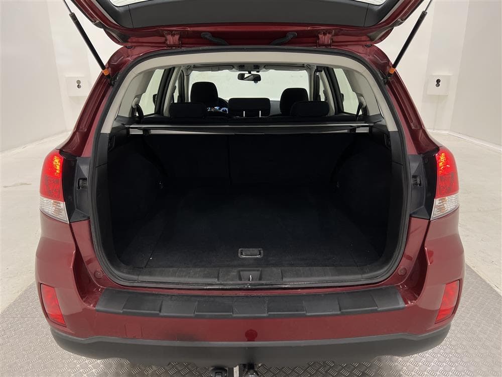 Subaru Outback 2.0 150hk 4WD M-Värm Taklucka B-Kamera Draginteriör