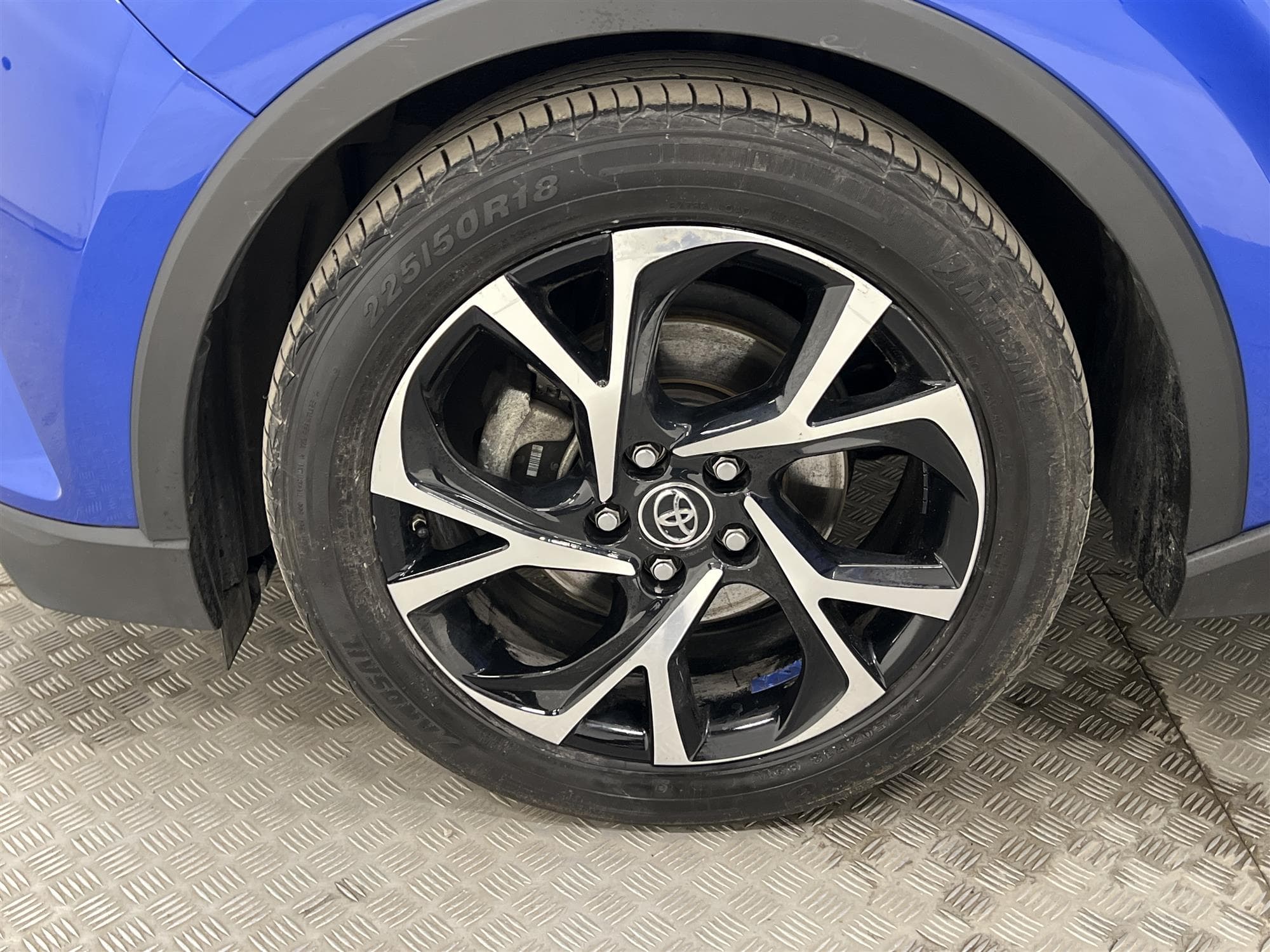 Toyota C-HR Hybrid CVT 122hk B-Kam Låg Skatt 0,38L/mil