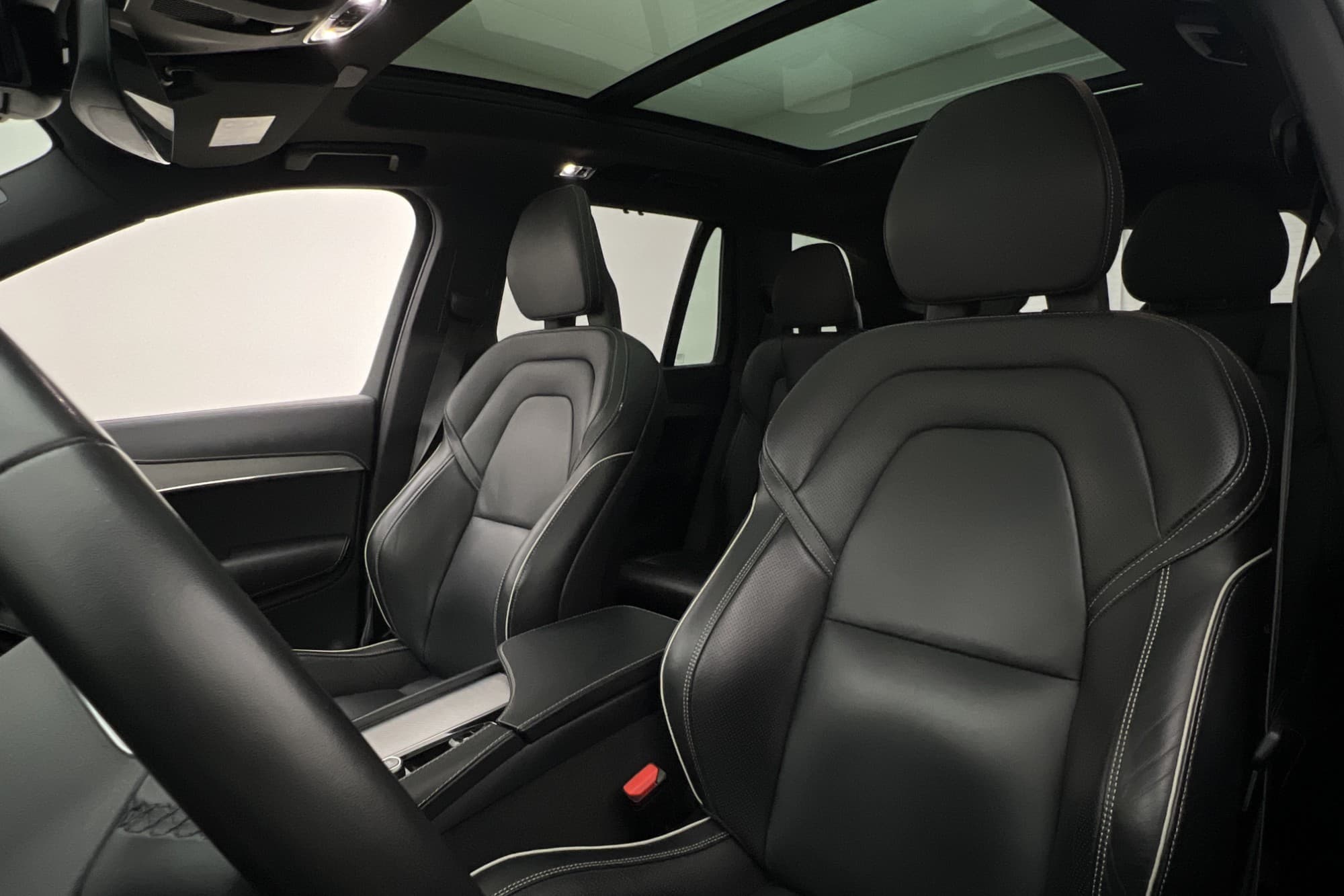 Volvo XC90 Recharge T8 R-Design 7-Sits B&W Pano Värmare Luft