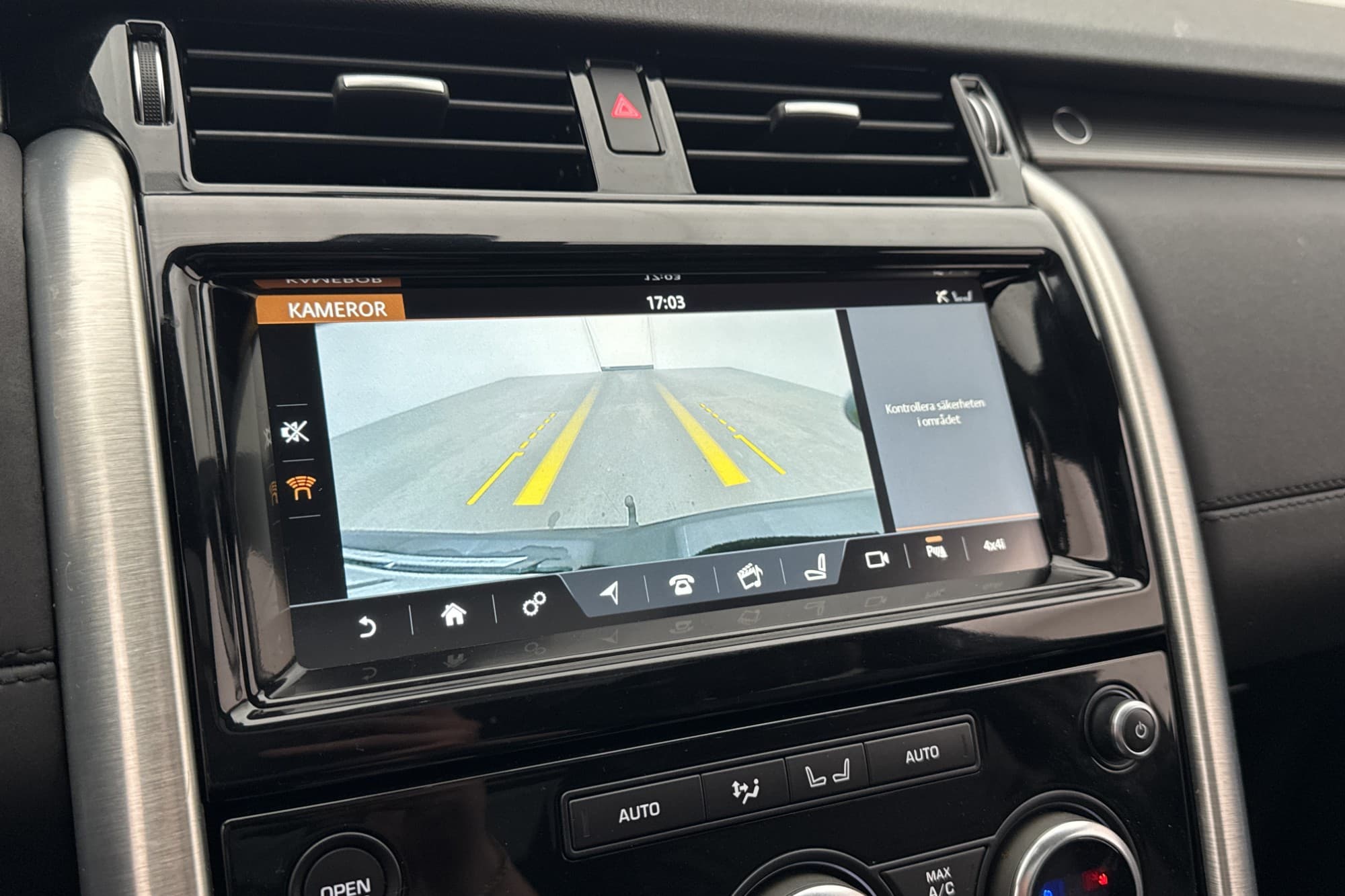 Land Rover Discovery 4WD HSE 7-Sits Värm Pano Luft Meridian