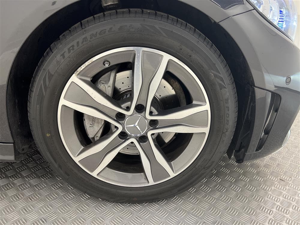 Mercedes-Benz C 220 d Coupé 194hk AMG Pano Burmester Cockpitinteriör