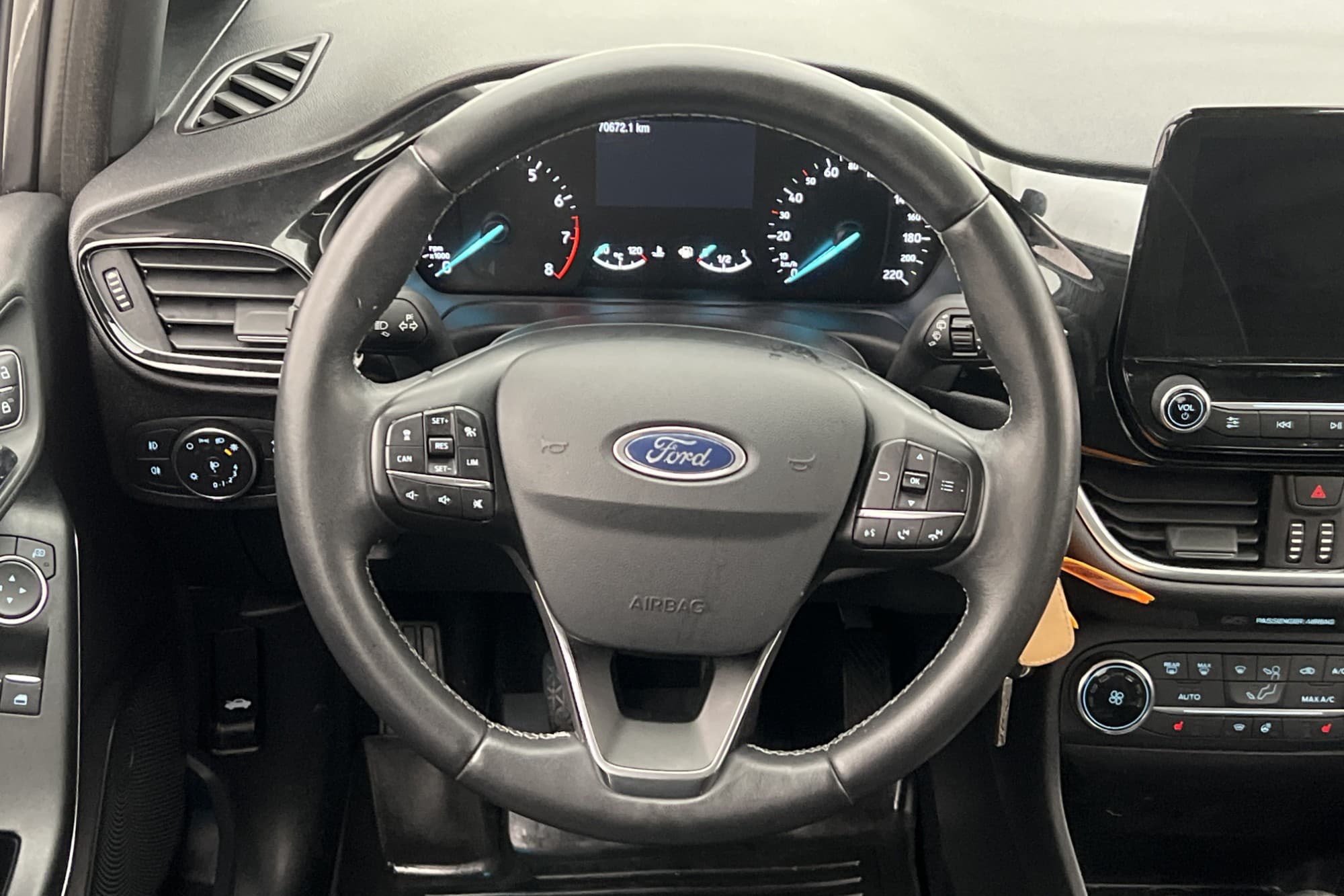 Ford Fiesta 1.0 EcoBoost 100hk Titanium Rattvärm CarPlay GPS