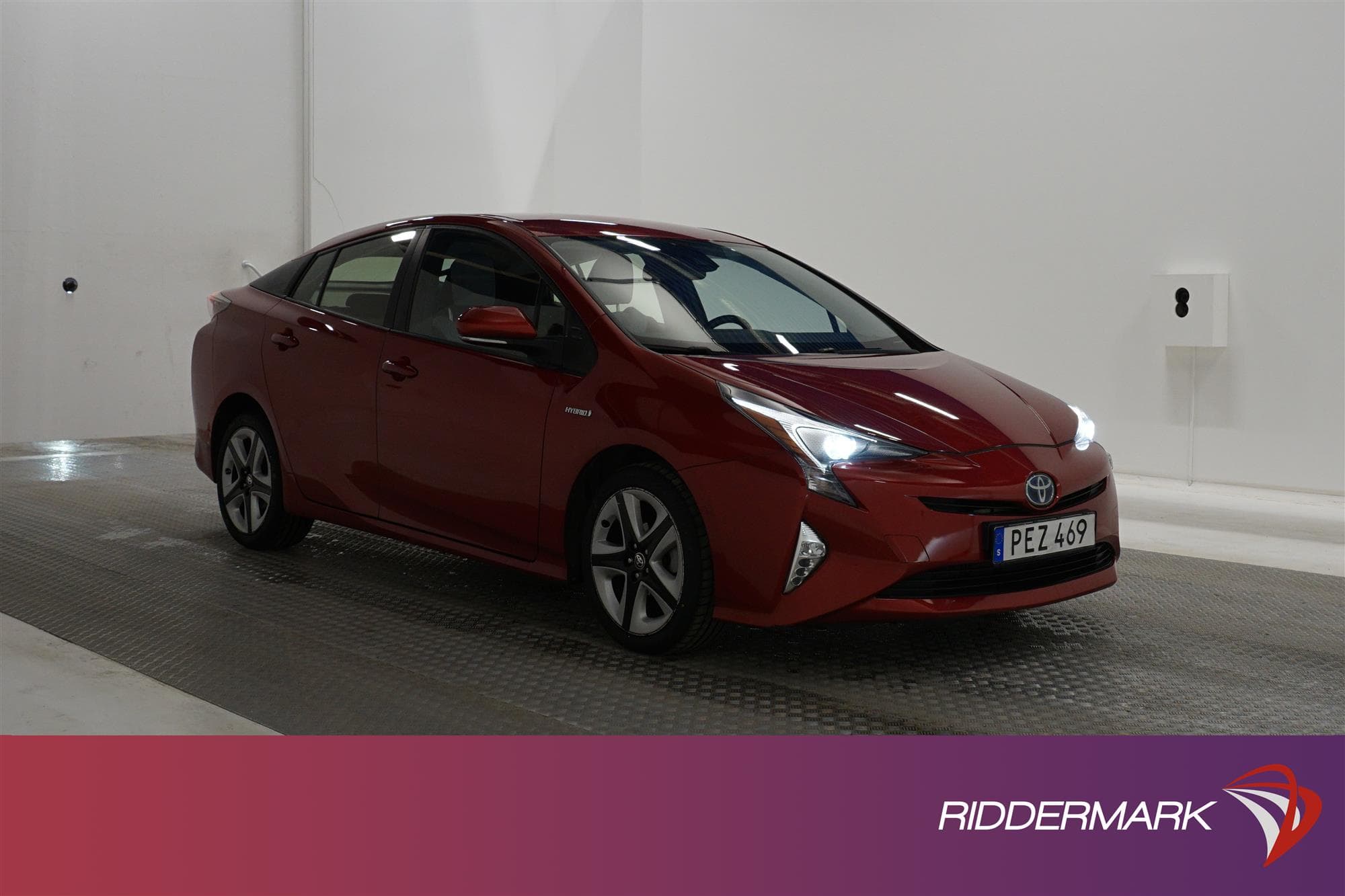 Toyota Prius Hybrid CVT 122hk HUD B-Kam Låg Skatt