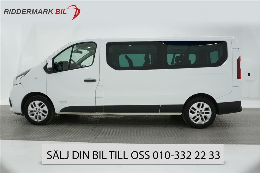 Nissan NV300 Combi