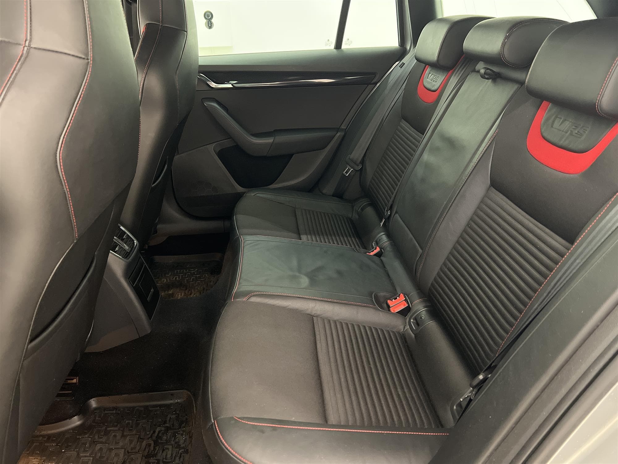 Skoda Octavia RS 2.0 TDI 184hk Navi Drag Canton PDC 0,5L/mil