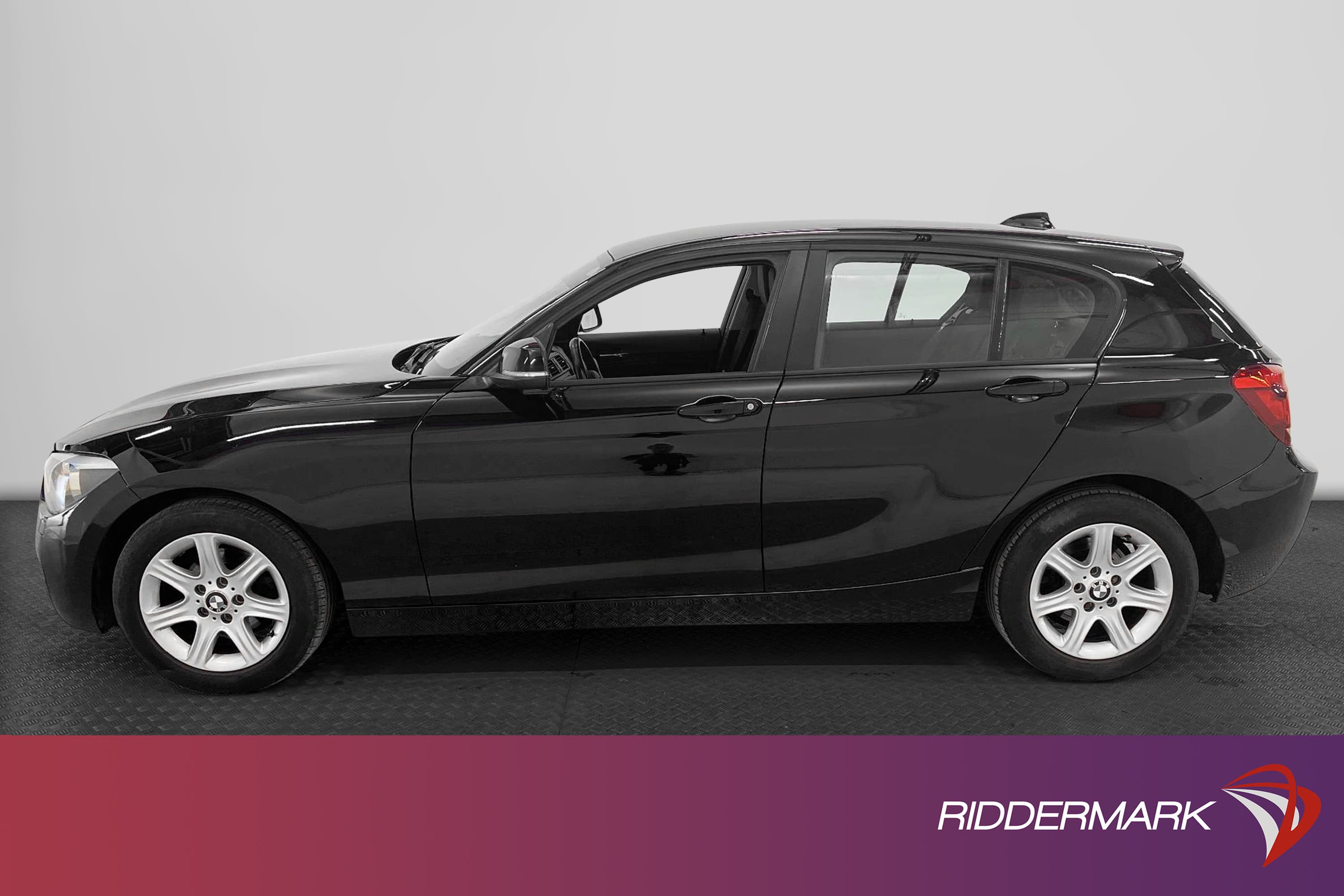 BMW 118d 143hk Dragkrok Nyservad