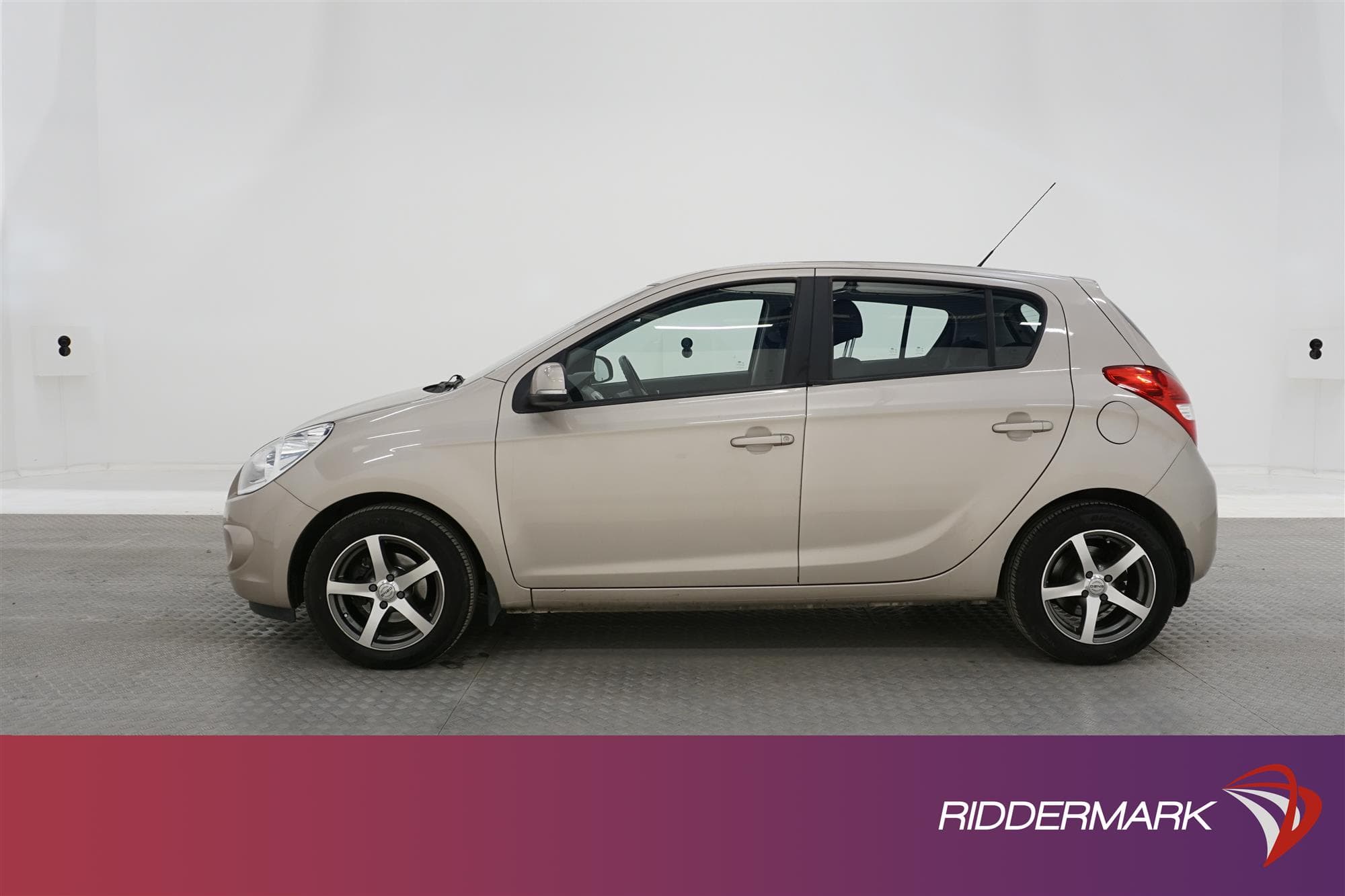 Hyundai i20 1.4 101hk 2 Brukare Nyservad Låg Skatt 