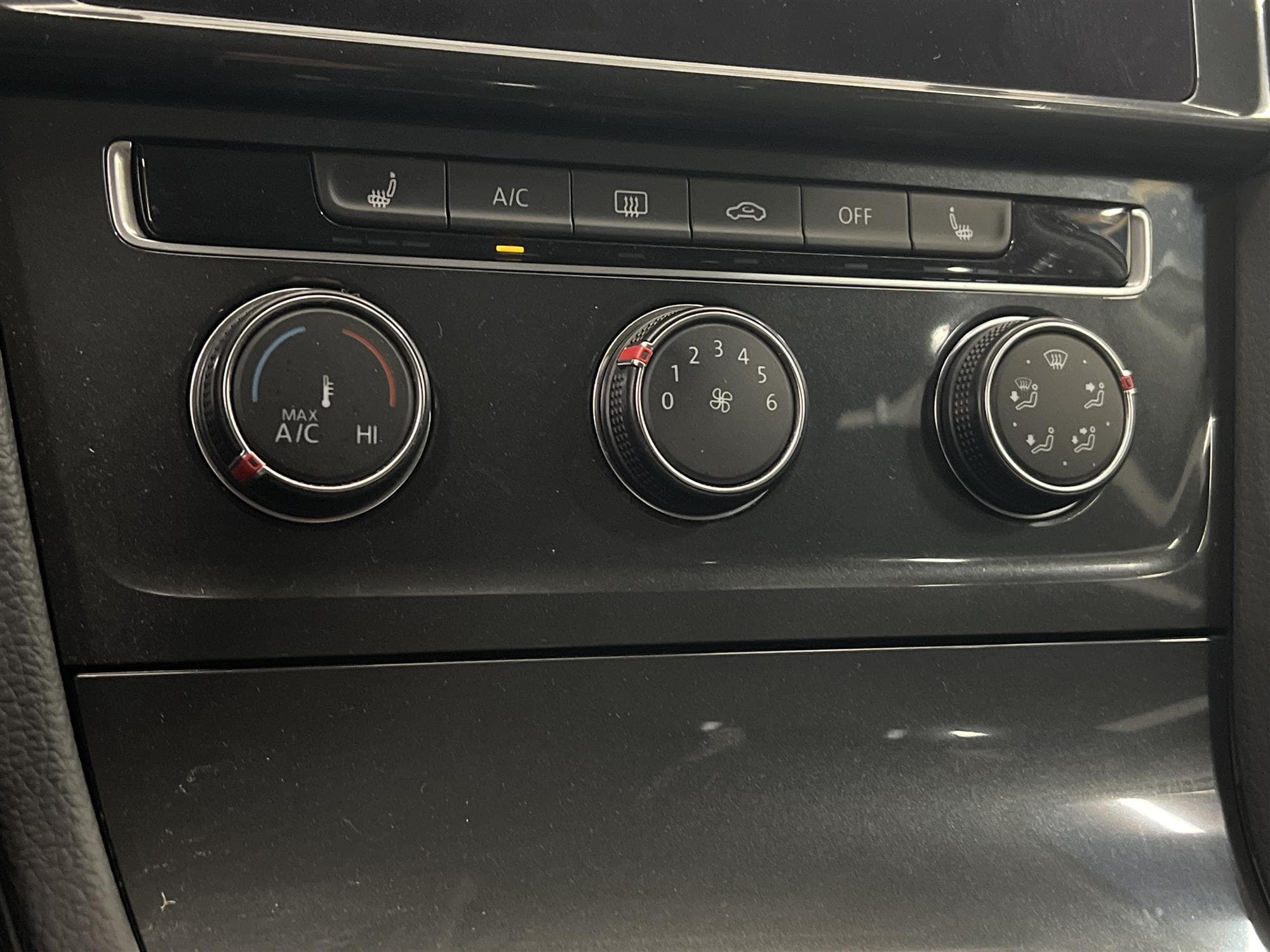 Volkswagen  Golf SC 1.0 TSI DSG 110hk Dragkrok Carplay