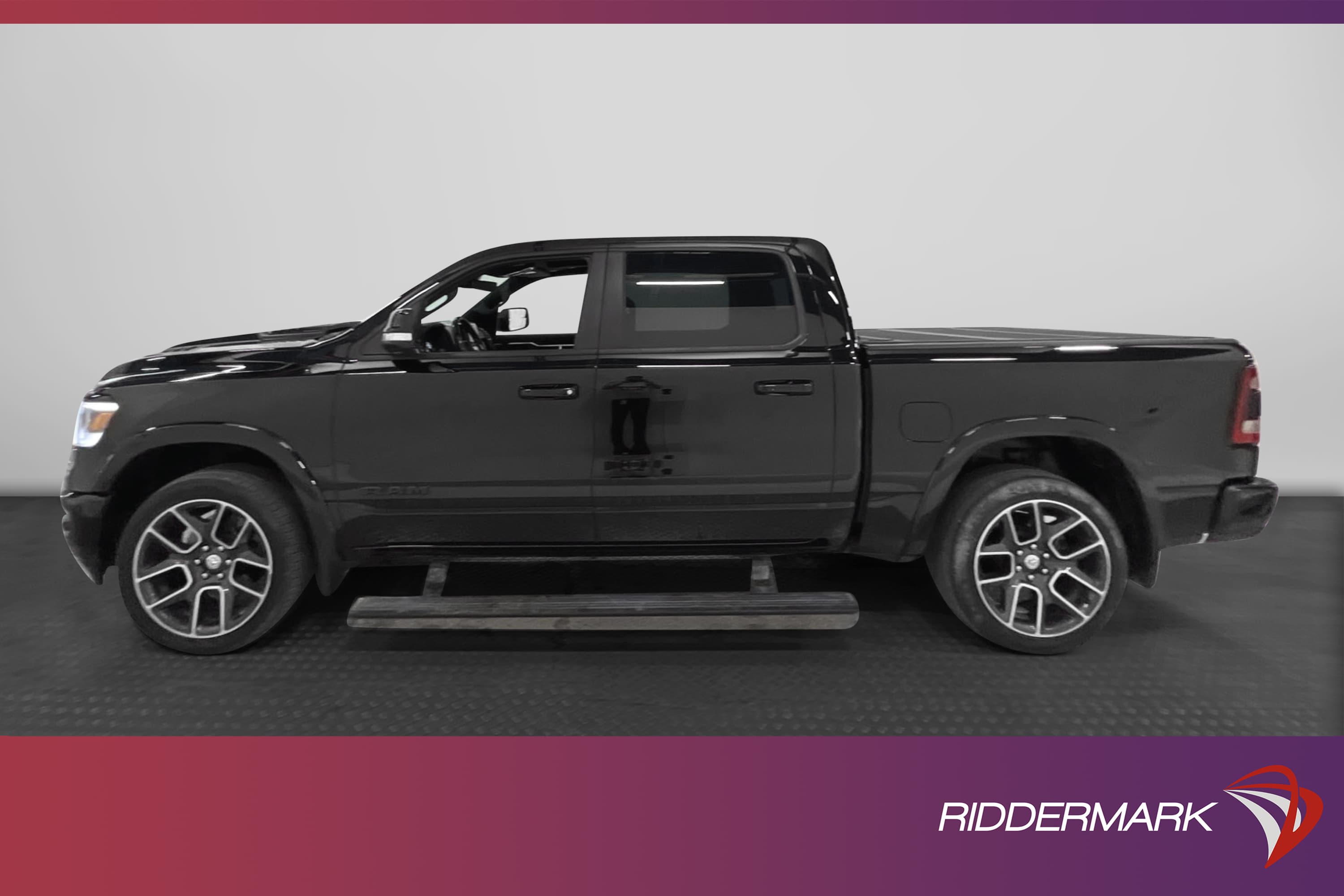 Dodge RAM Laramie Night 5.7 HEMI Luftfjädring Pano Moms