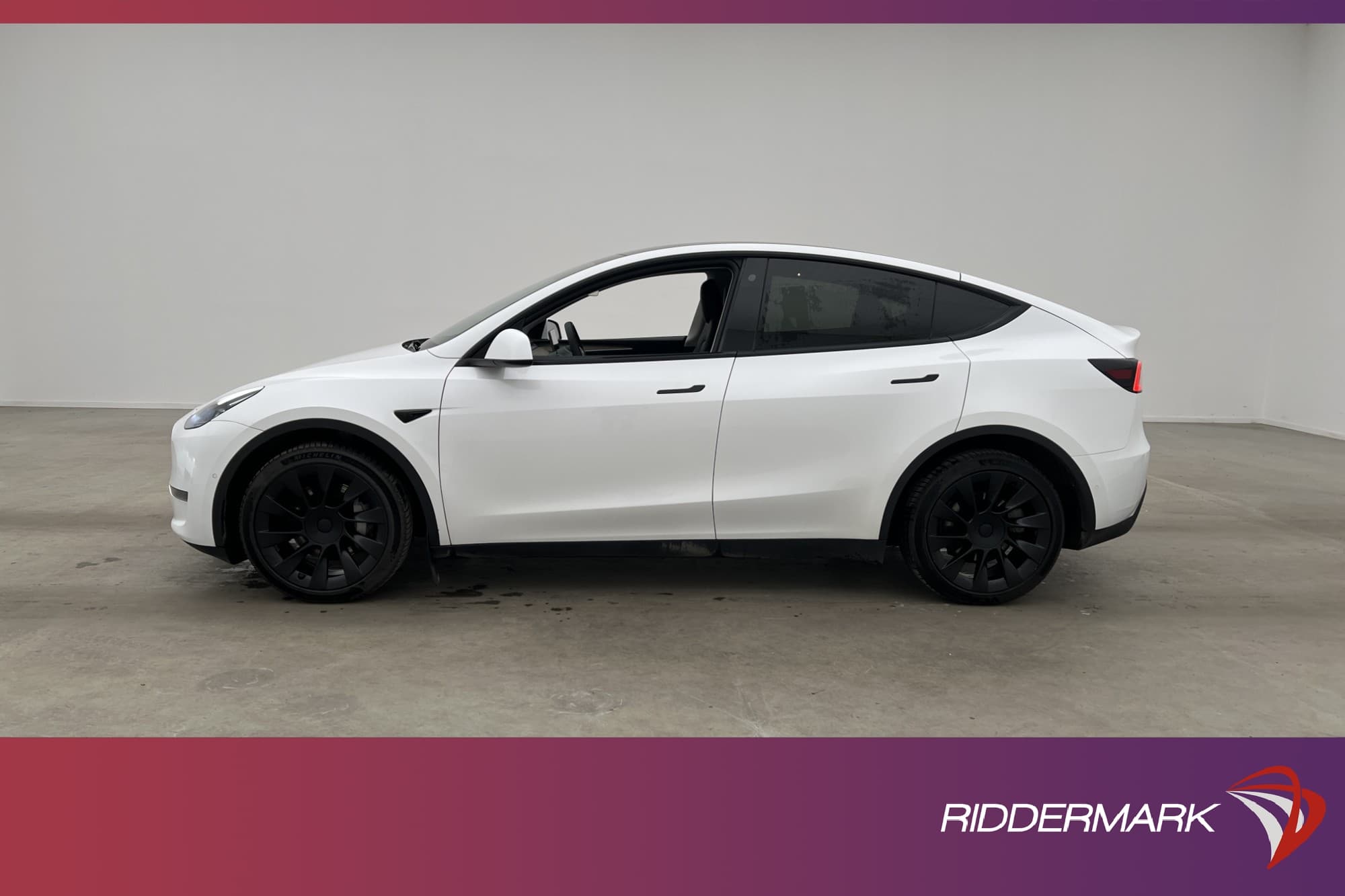 Tesla Model Y Long Range AWD  Autopilot Svensksåld MOMS