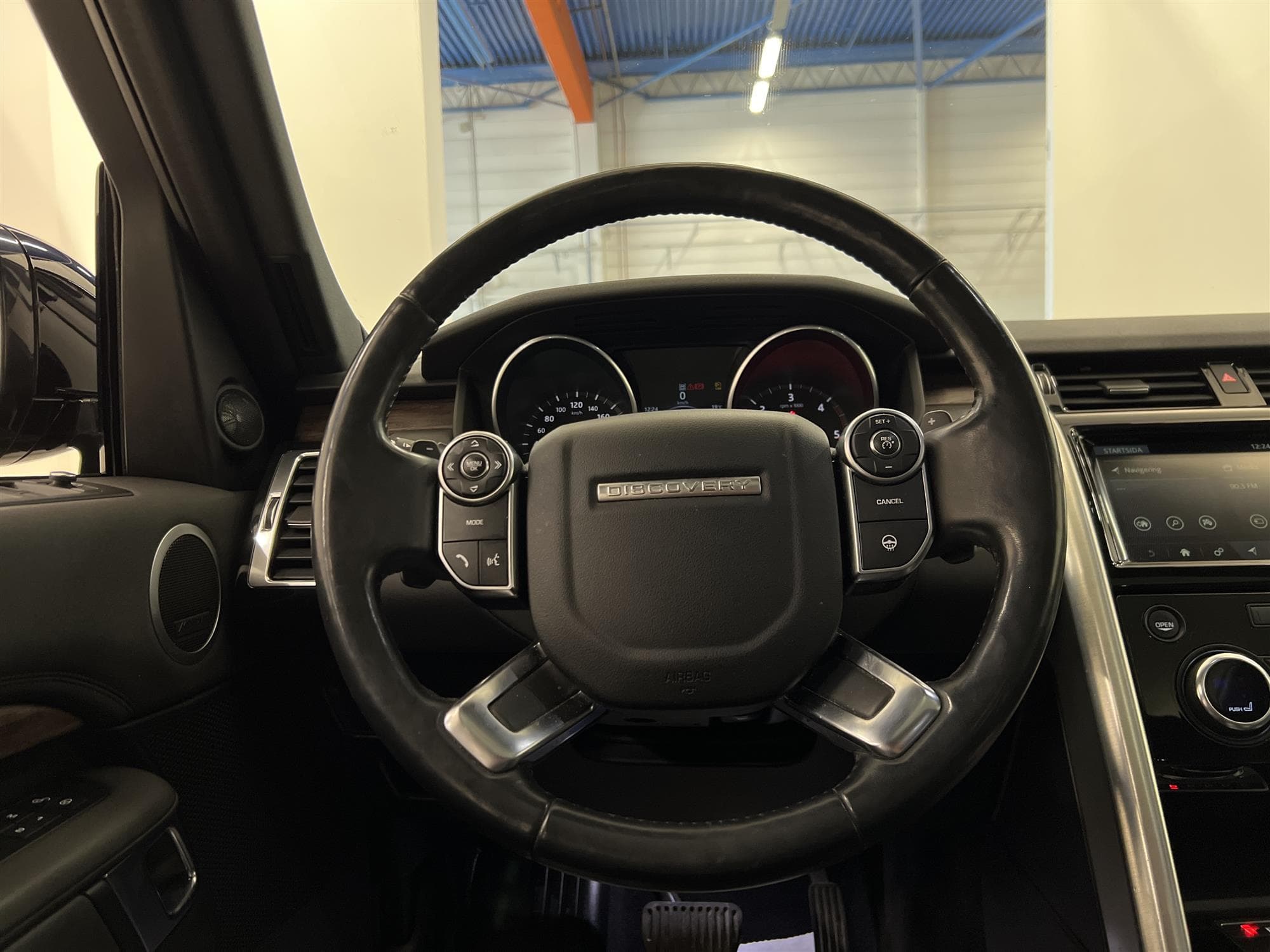 Land Rover Discovery 2.0 TD4 4WD 180hk HSE Pano Merdian Navi