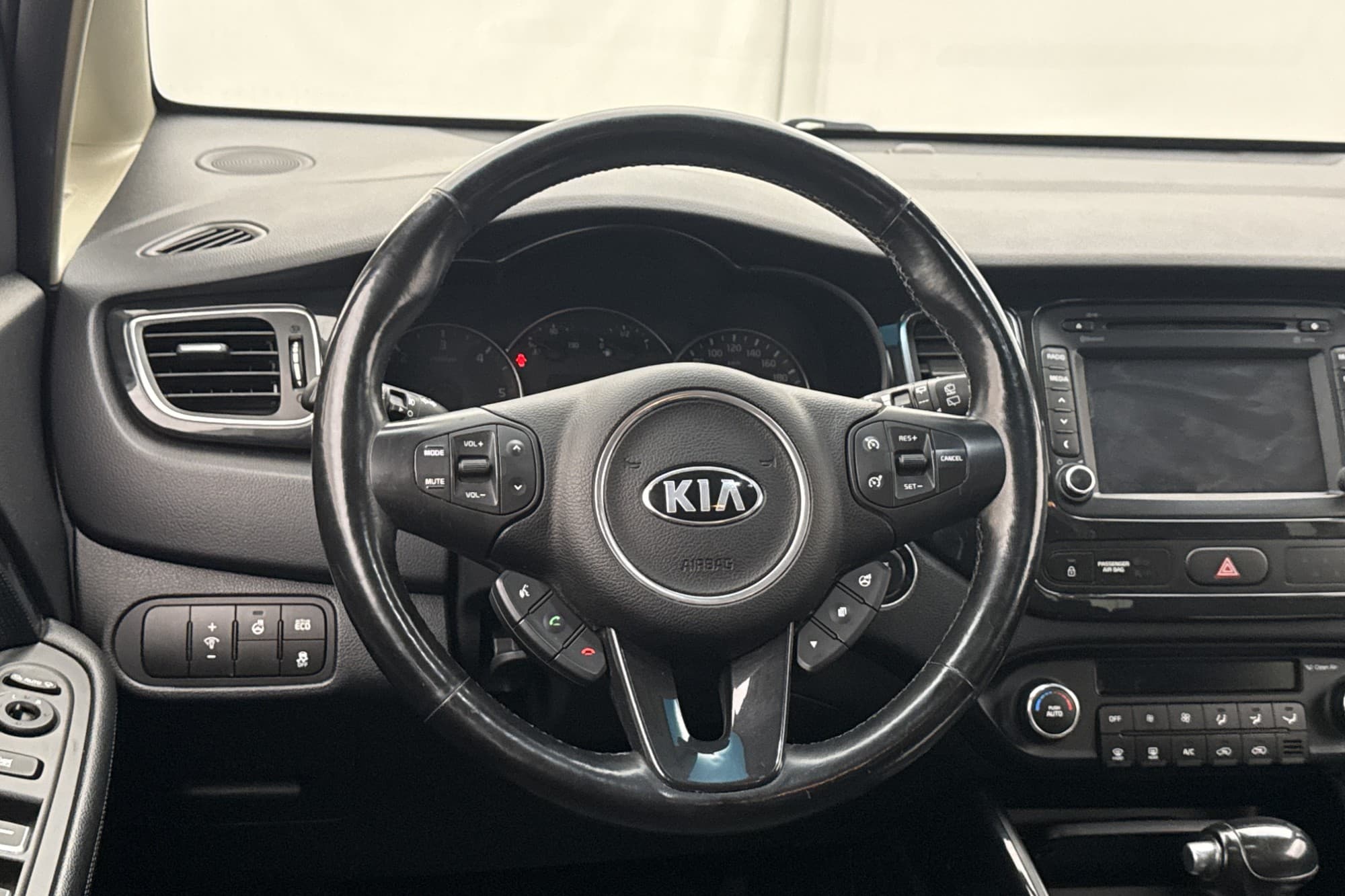 Kia Carens CRDi 136hk 7-Sits Kamera Navi Rattvärme Dragkrok